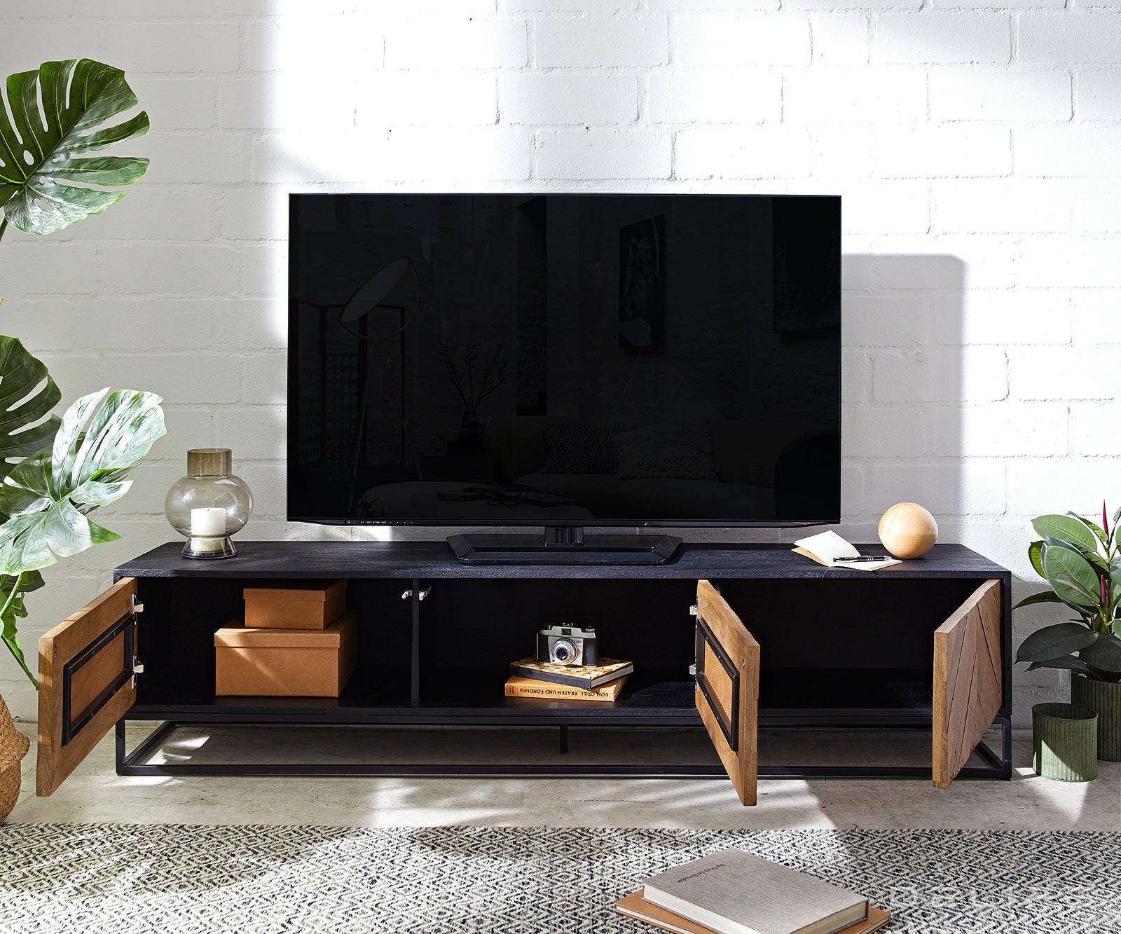 Predalnik Famke, Material: Mango