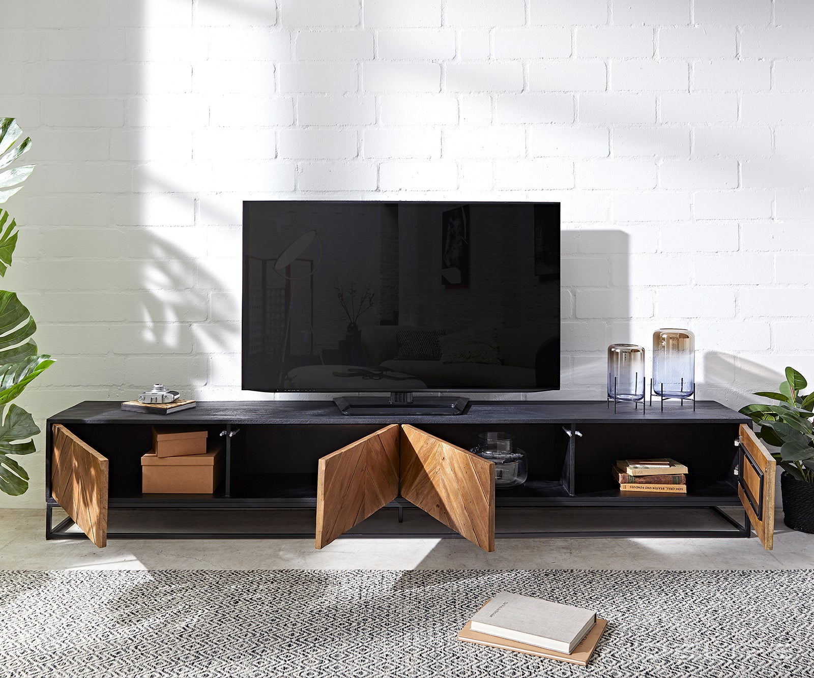 Predalnik Famke, Material: Mango