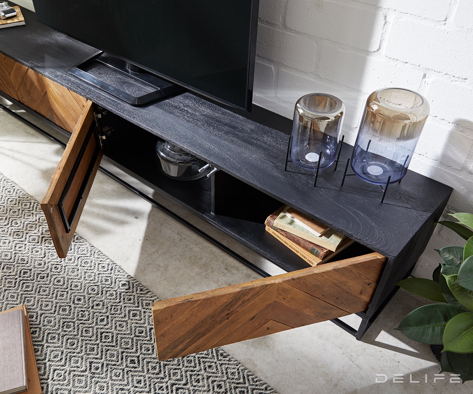 Predalnik Famke, Material: Mango