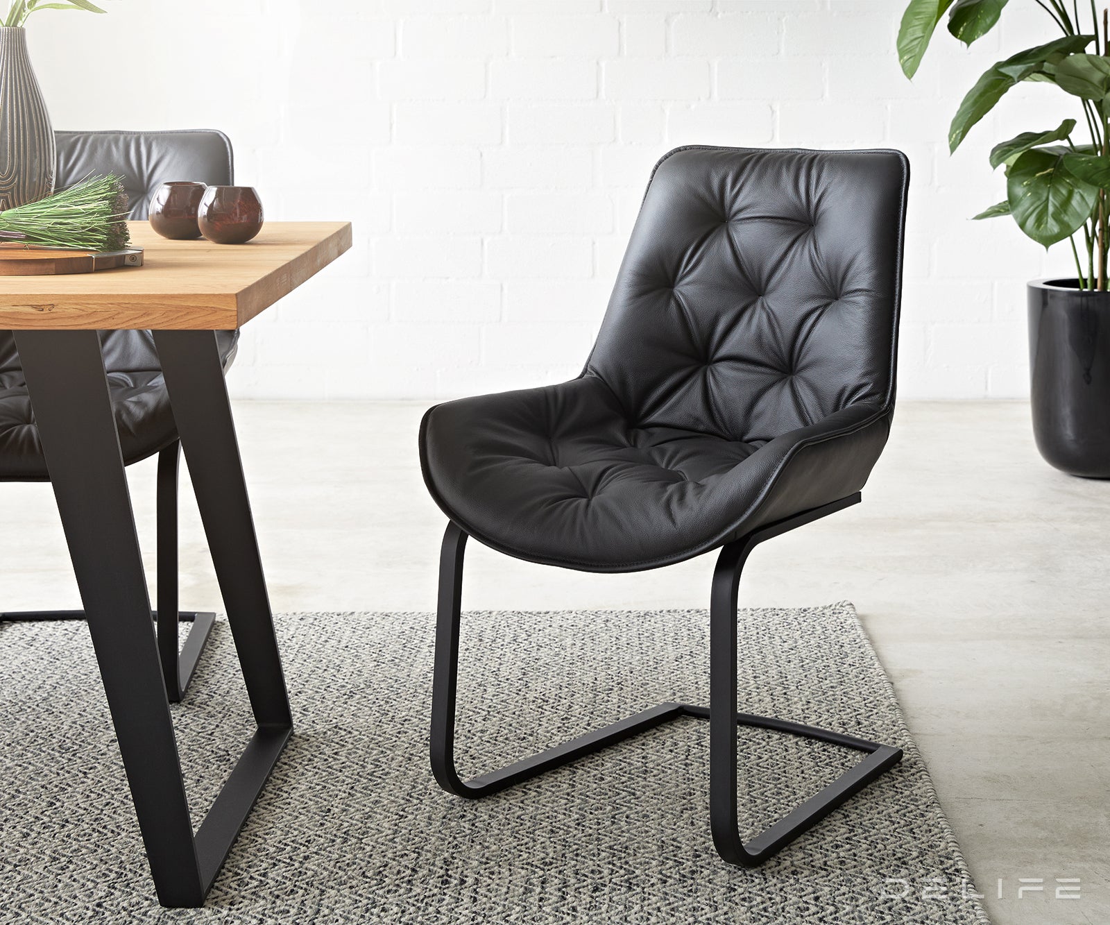 Jedilni stol Taimi, material: usnje