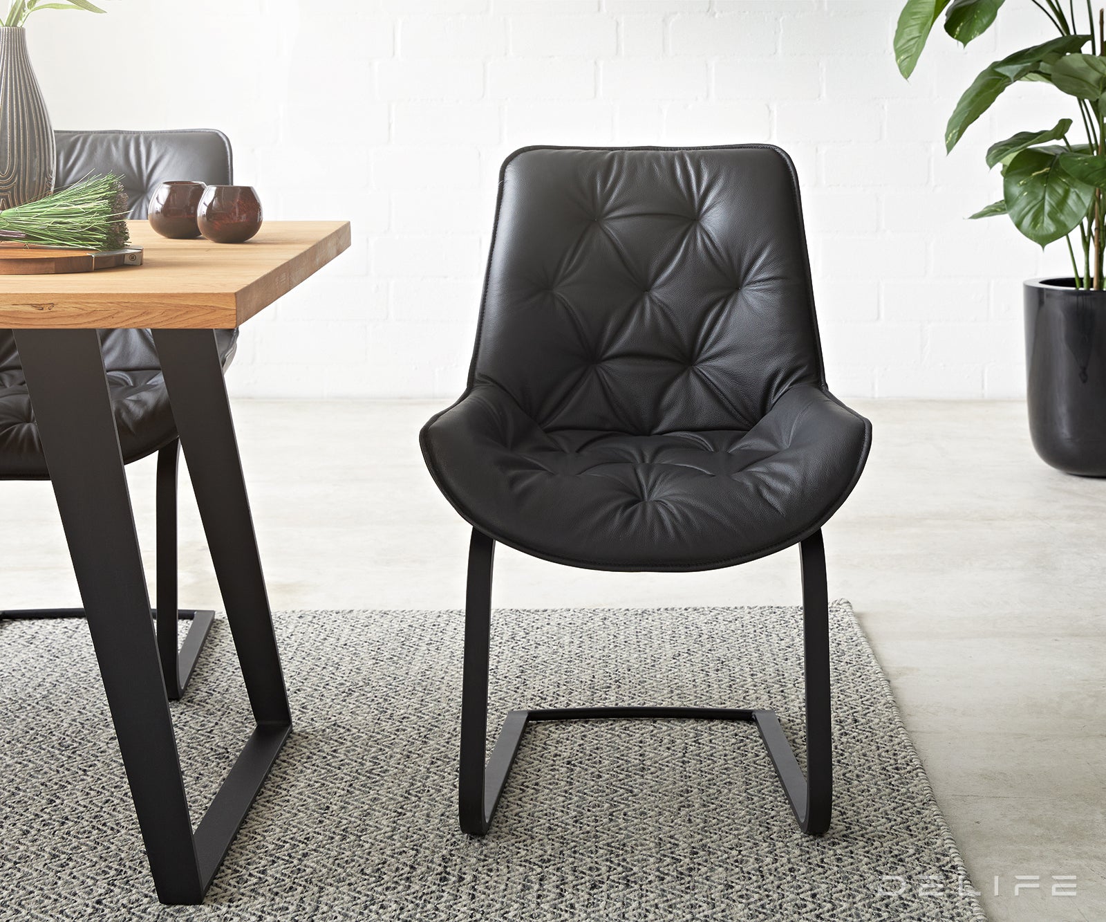 Jedilni stol Taimi, material: usnje