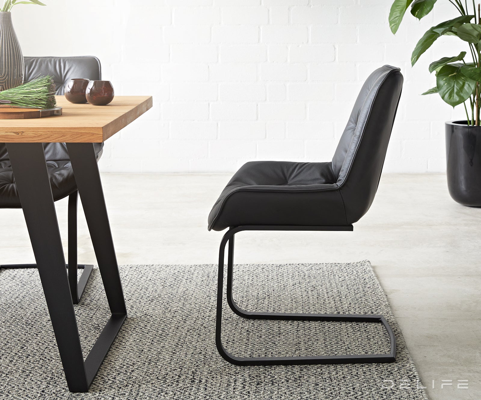 Jedilni stol Taimi, material: usnje