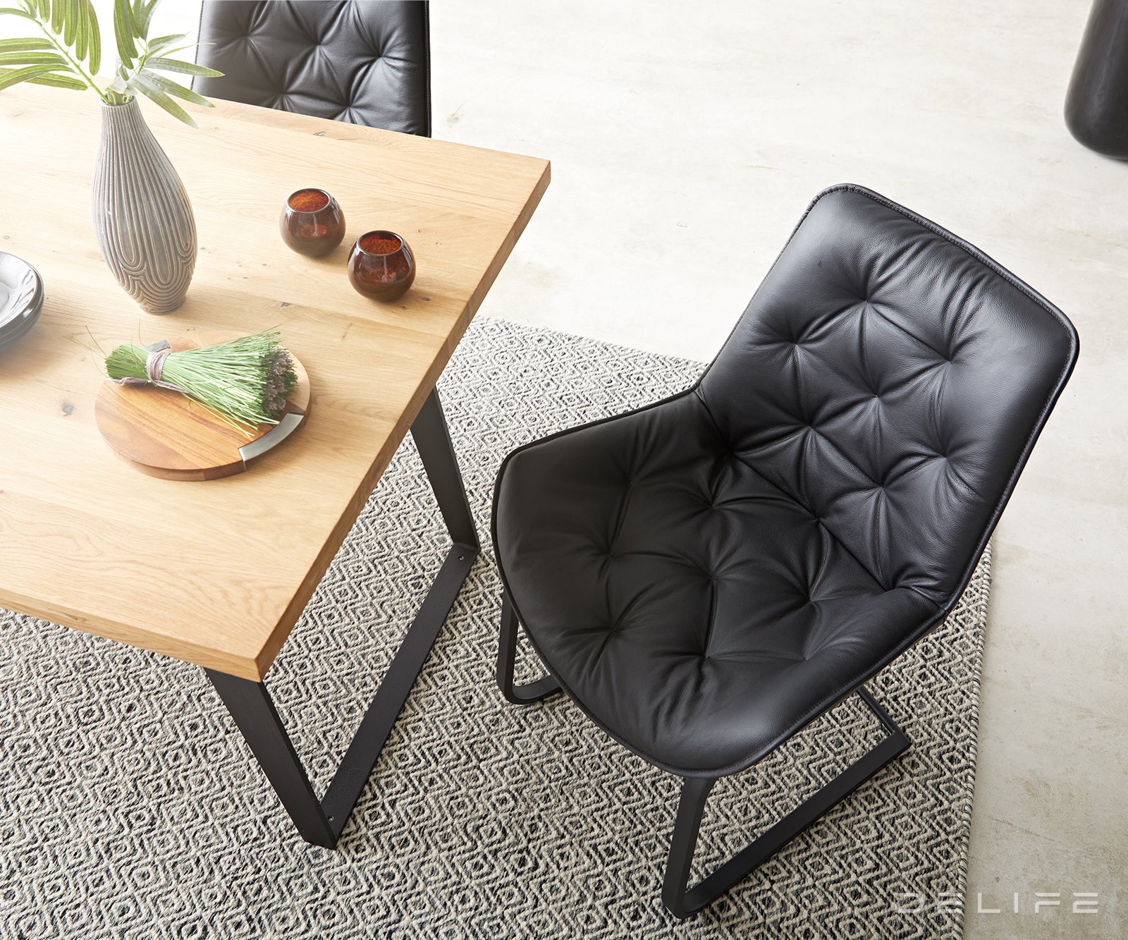 Jedilni stol Taimi, material: usnje