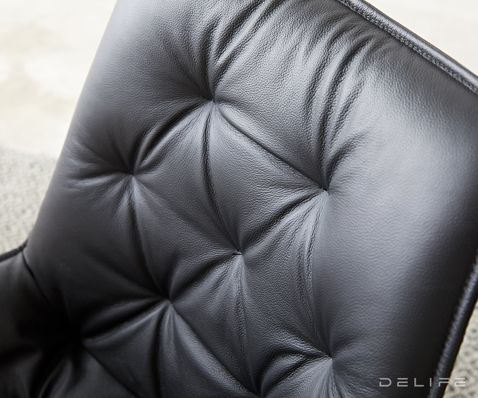 Jedilni stol Taimi, material: usnje