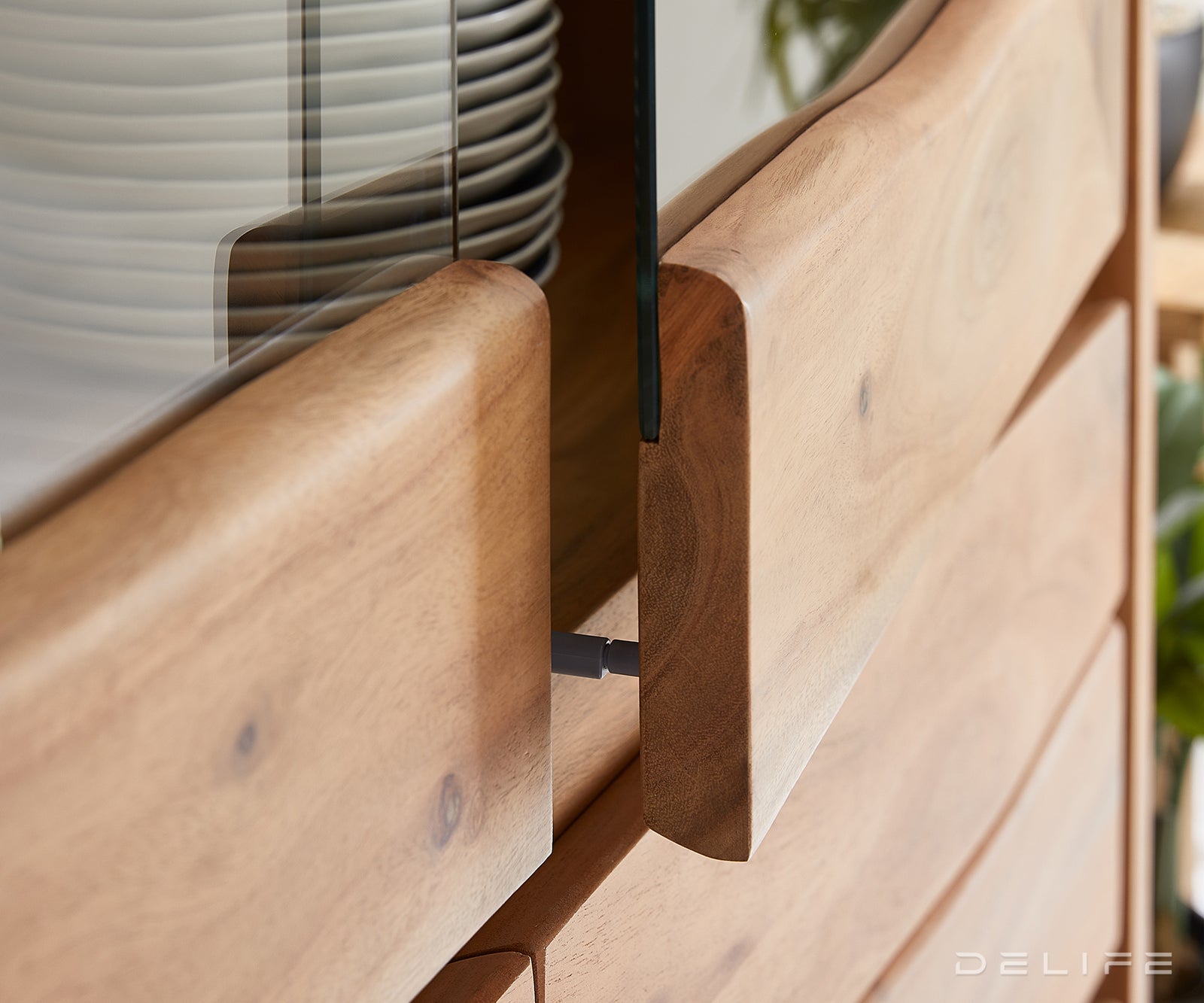 Visoka komoda Live-Edge 120x190cm, Material: Akacija