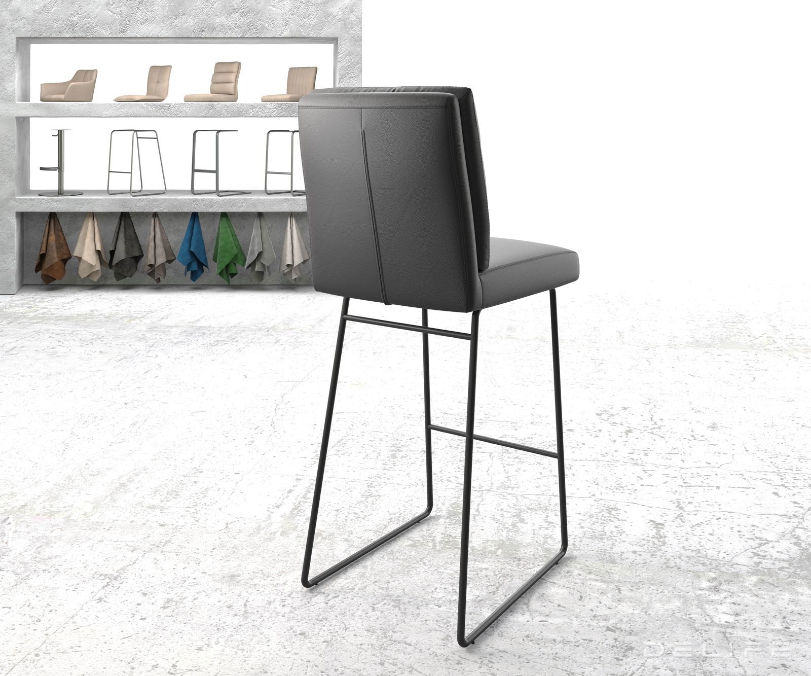 Barski stol Pela, Material: Usnje