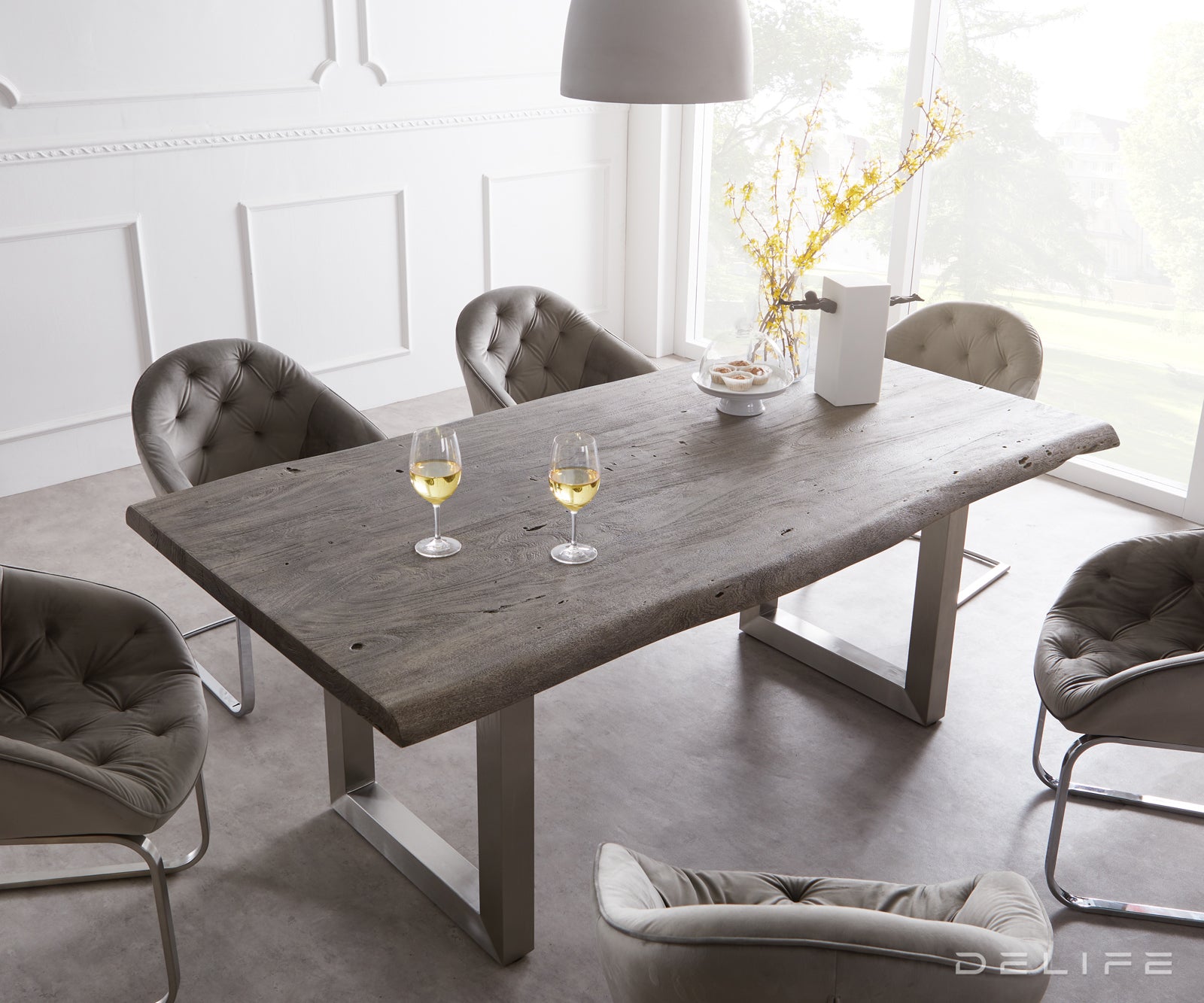 Jedilna miza z robom, Material: Akacija, Debelina deske: 5,5 cm