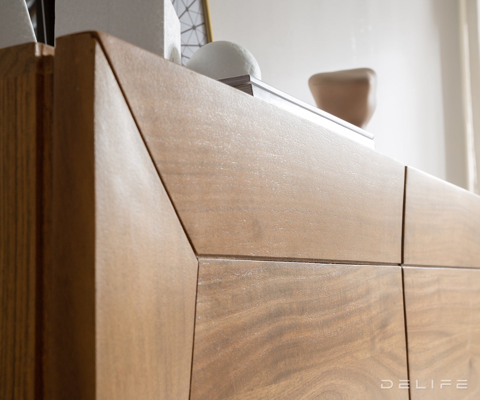 Komoda Kayu, Material: akacija