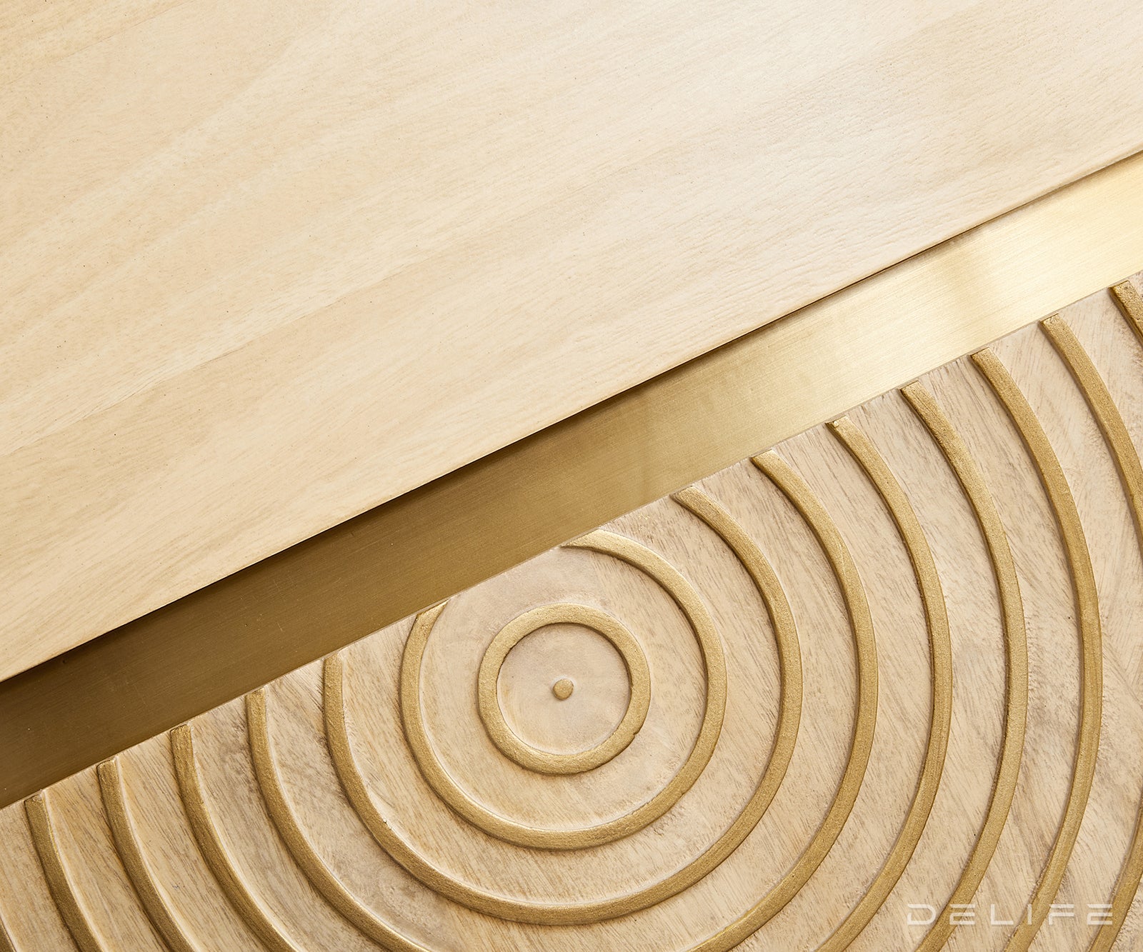 Komoda Budaya, material: mango