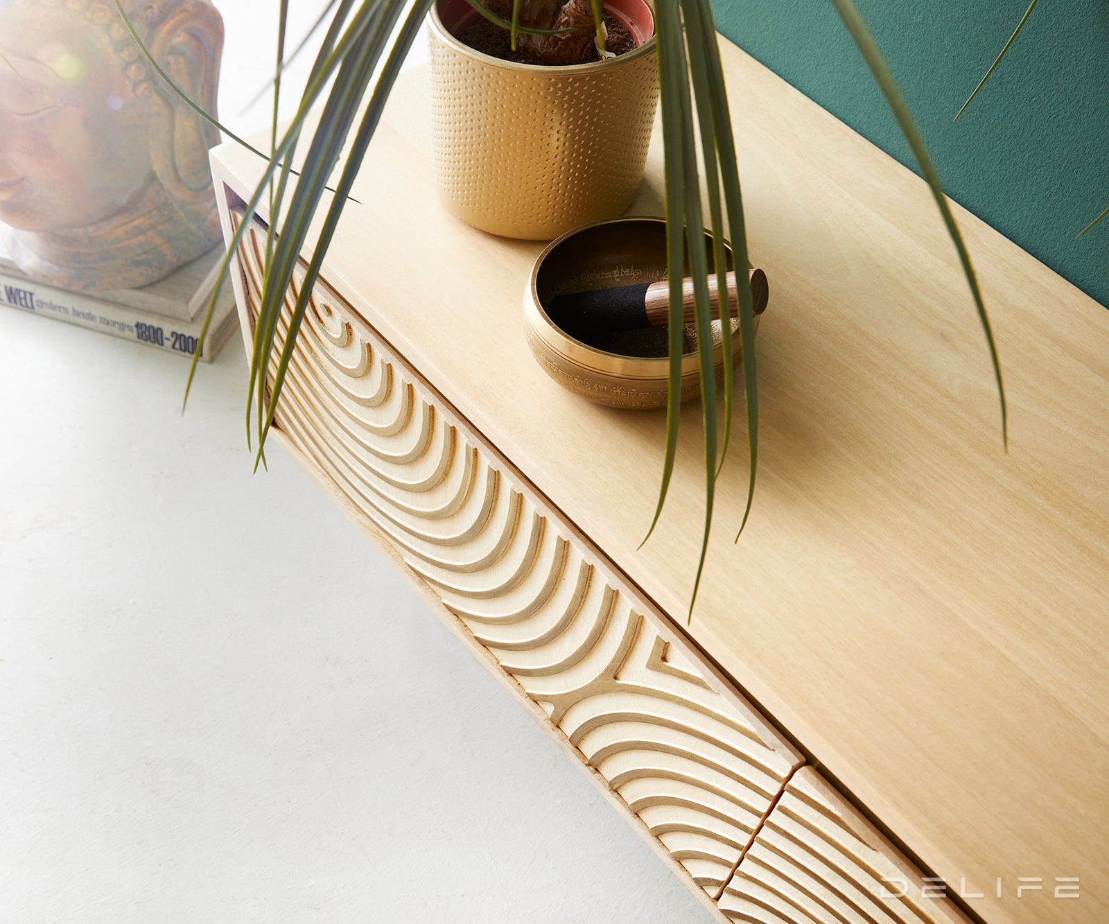 Komoda Budaya, material: mango