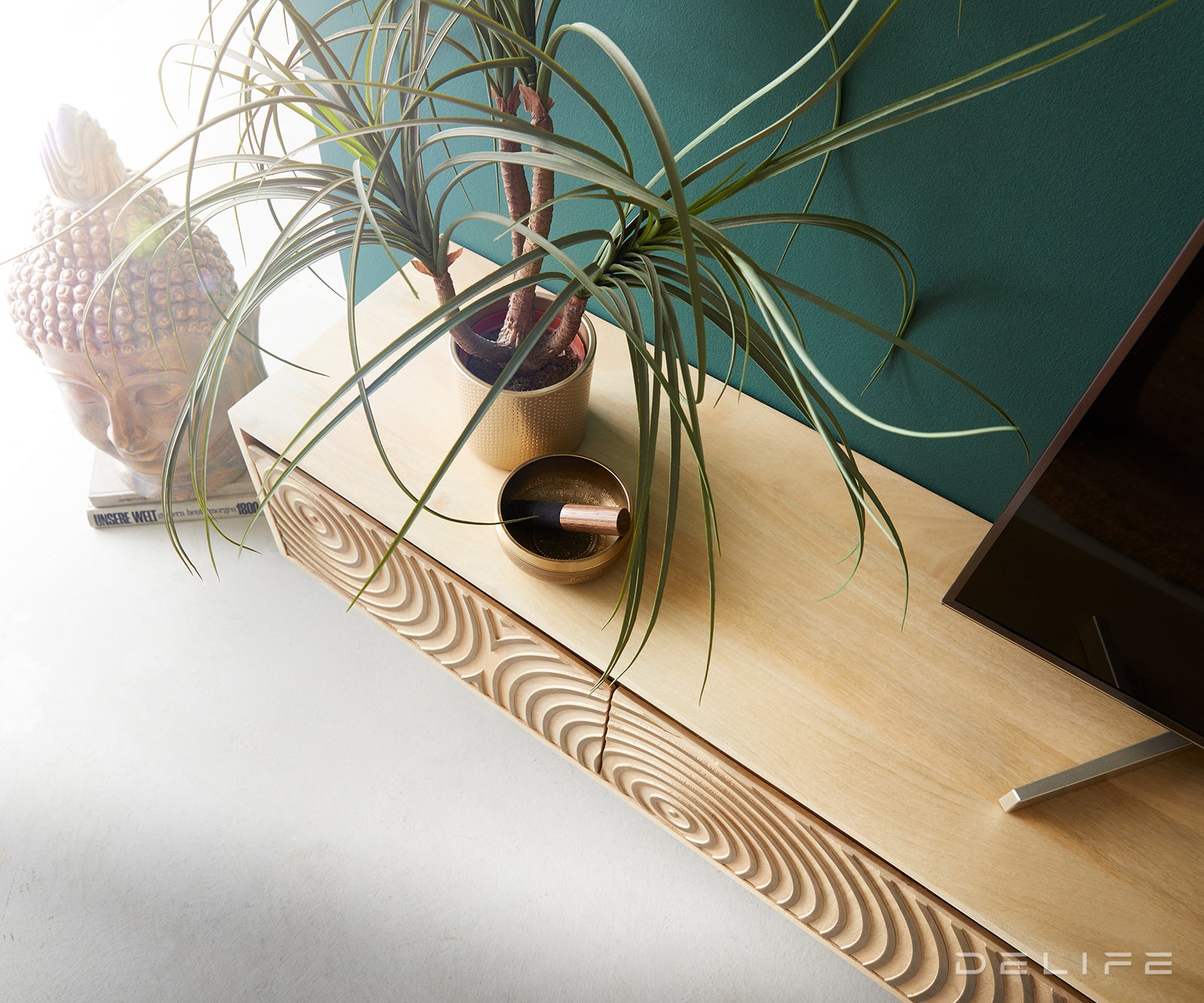 Komoda Budaya, material: mango