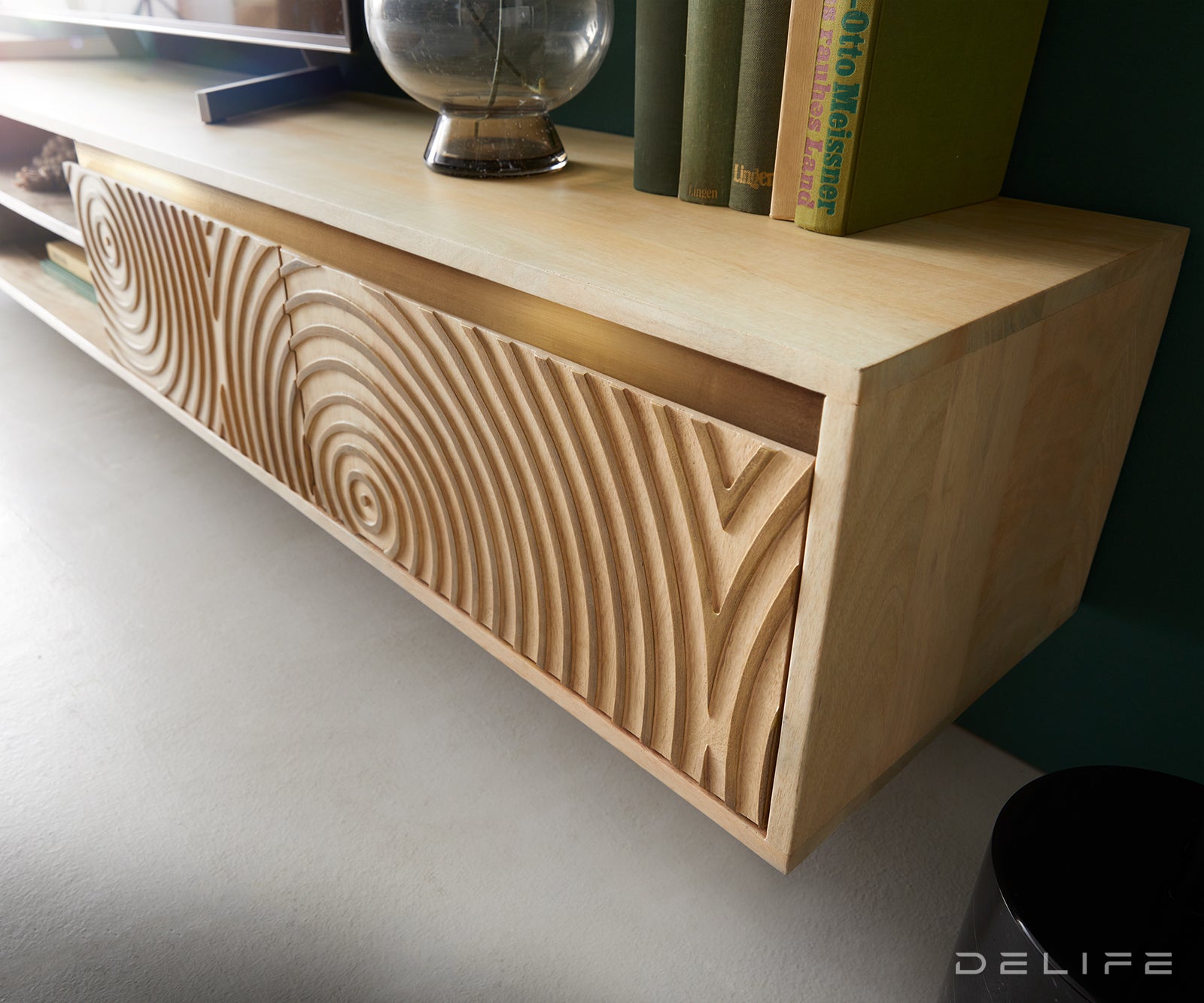 Komoda Budaya, material: mango