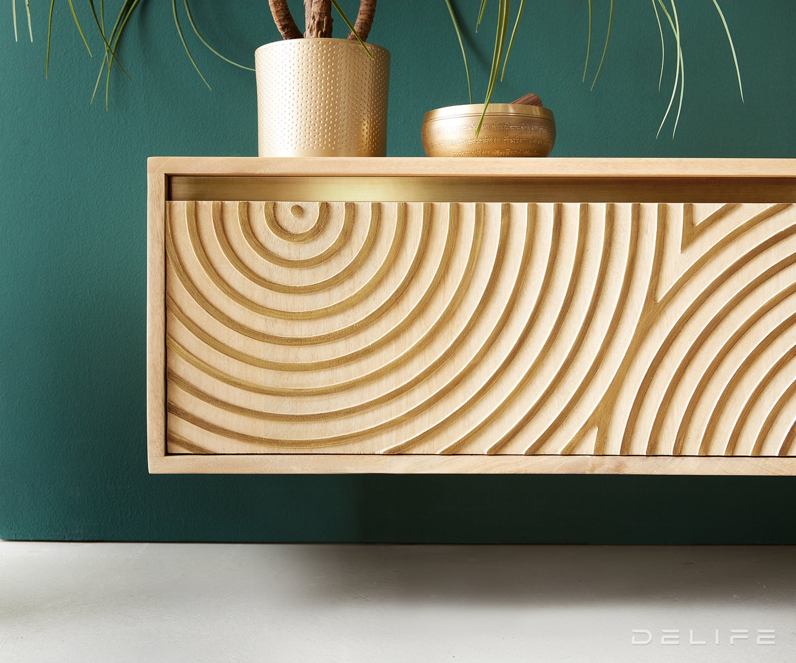 Komoda Budaya, material: mango