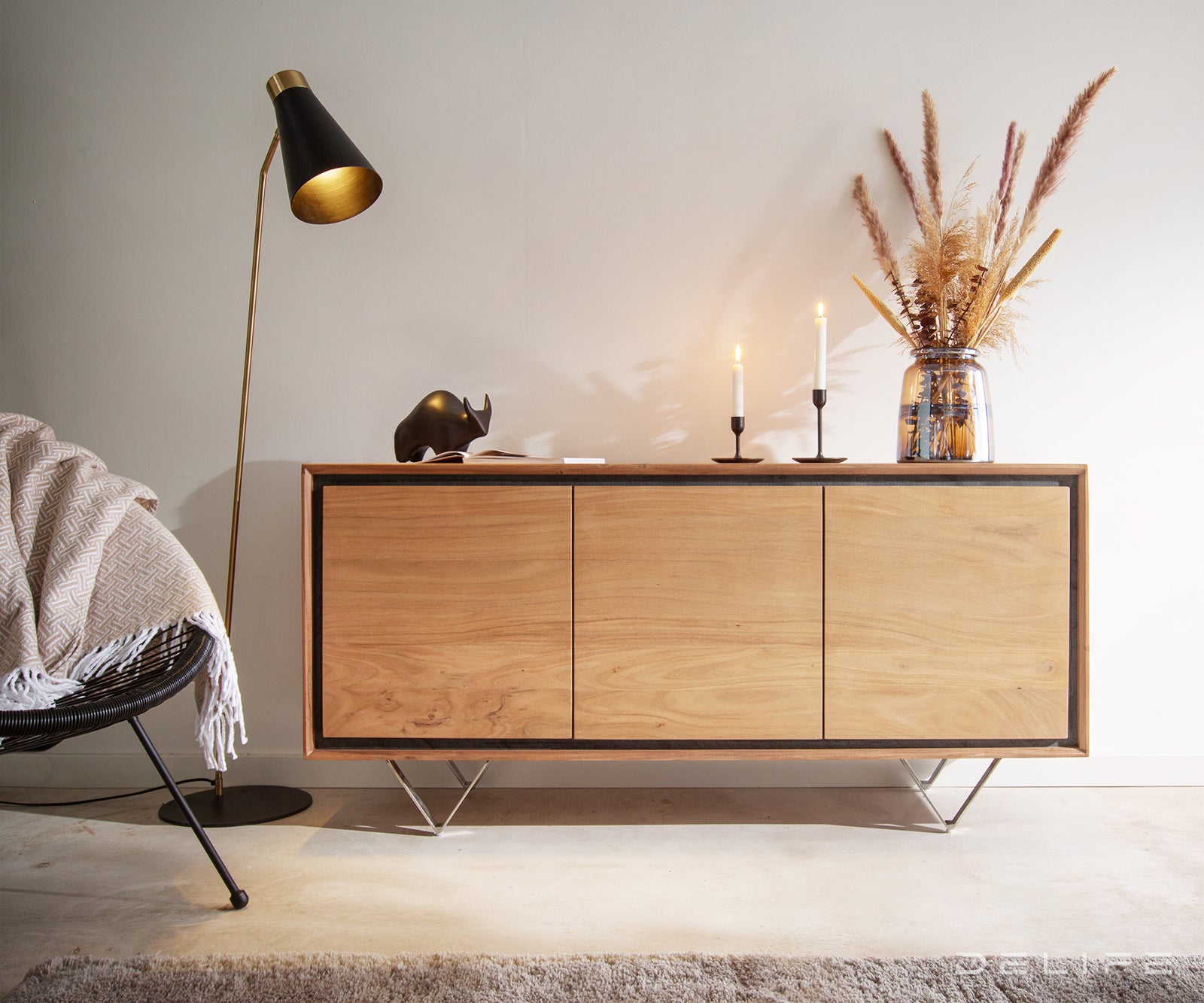 Predalnik Stonegrace, Material: Akacija