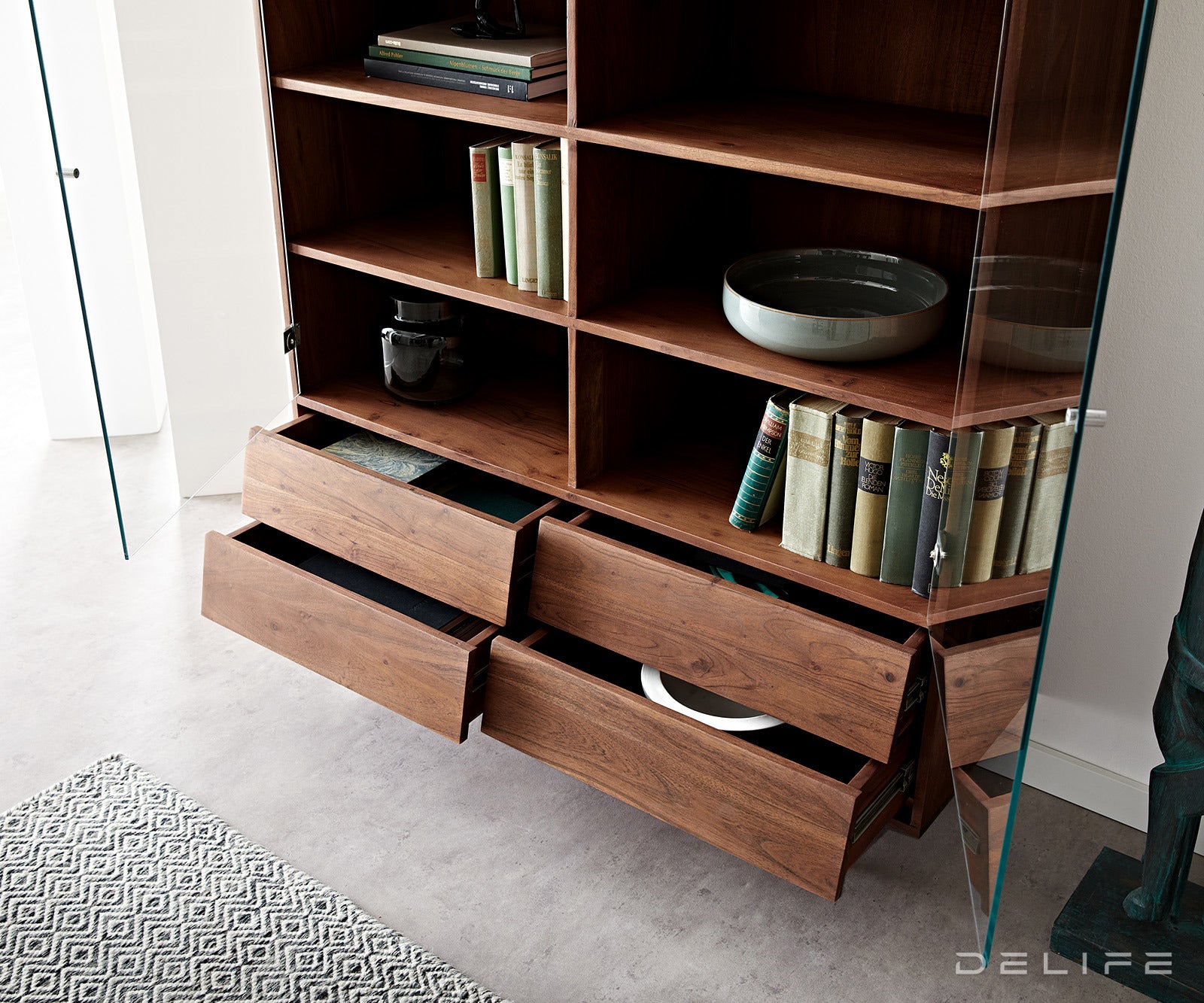 Visoka komoda Eloi, Material: Akacija 