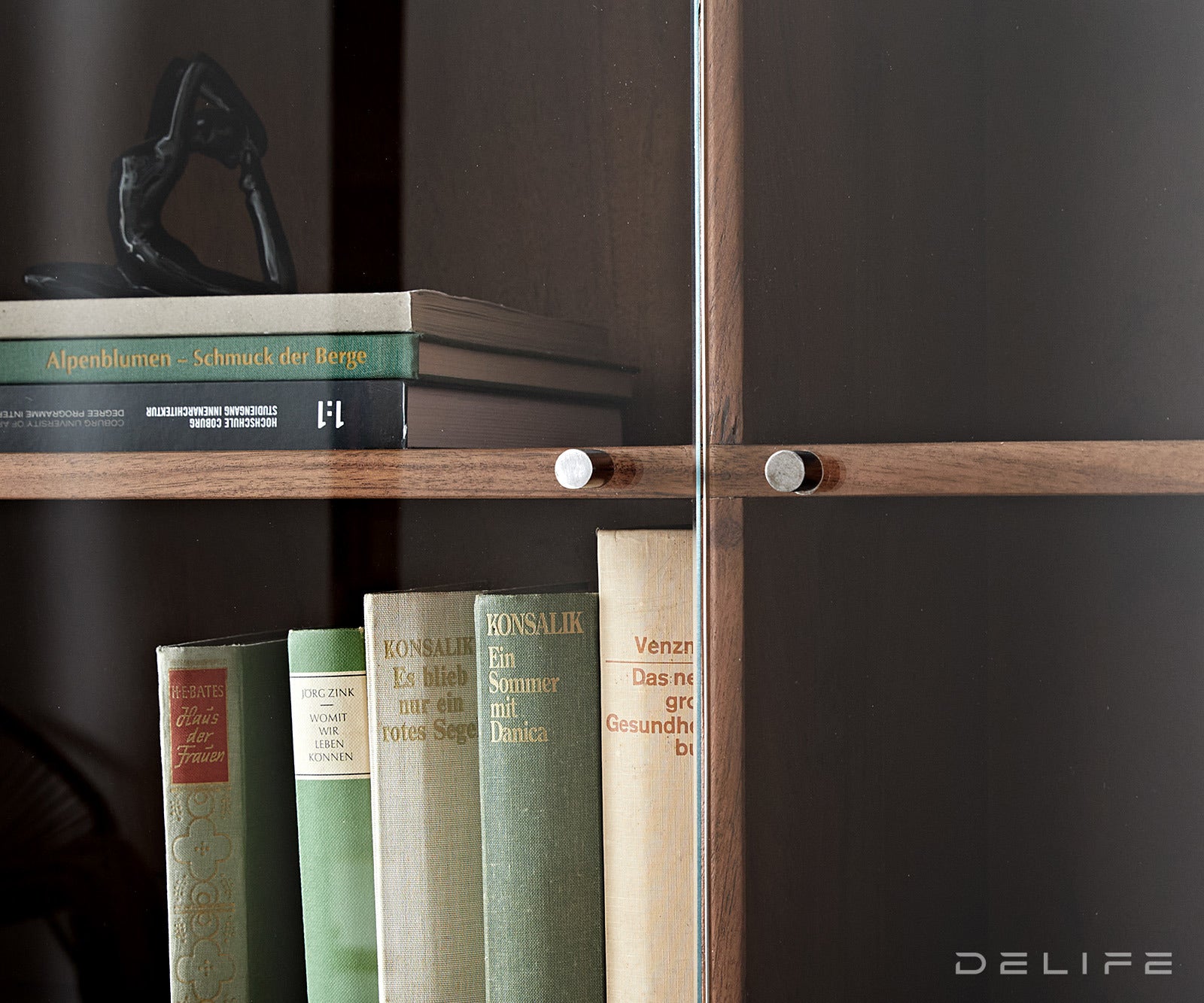 Visoka komoda Eloi, Material: Akacija 