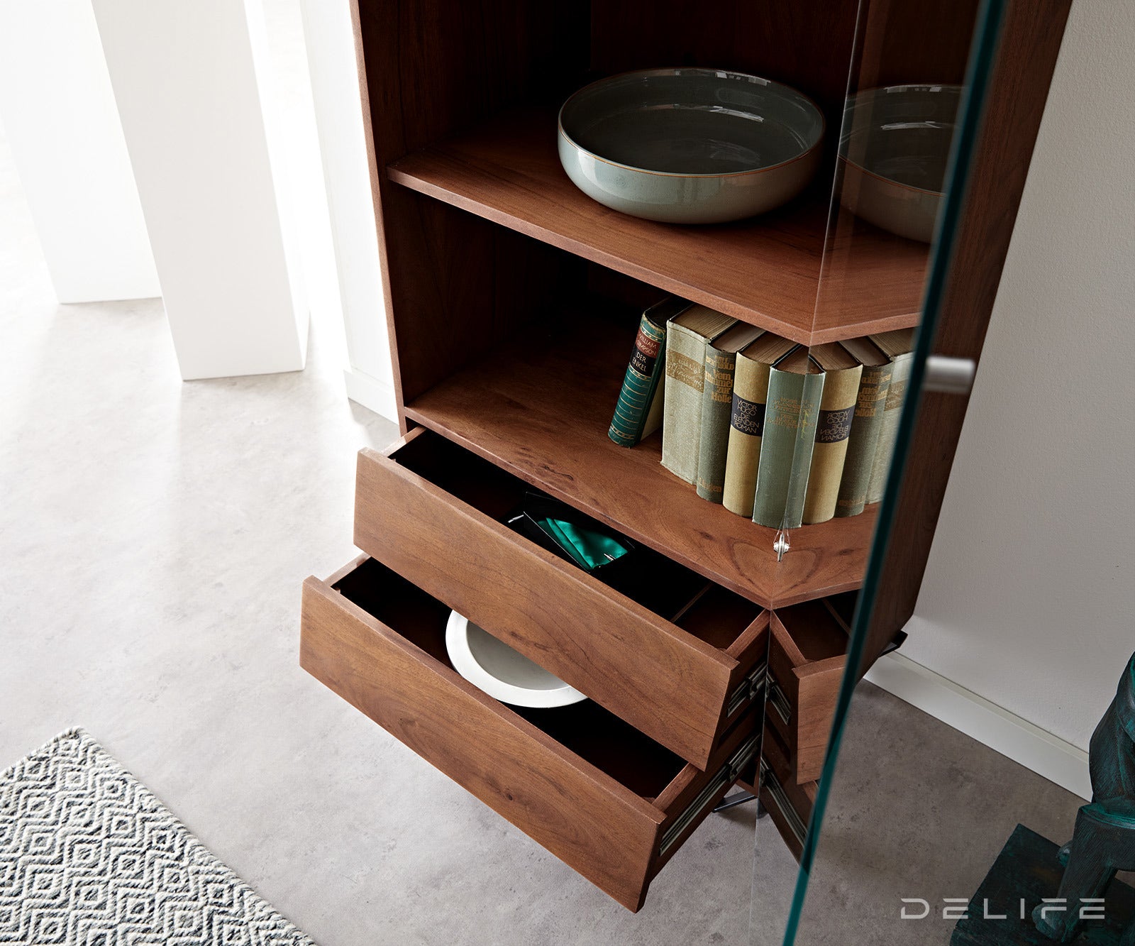 Visoka komoda Eloi, Material: Akacija 