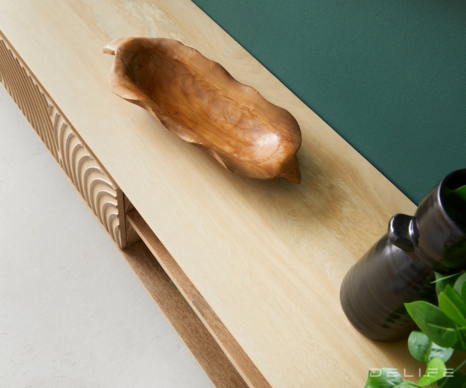 Komoda Budaya, material: mango