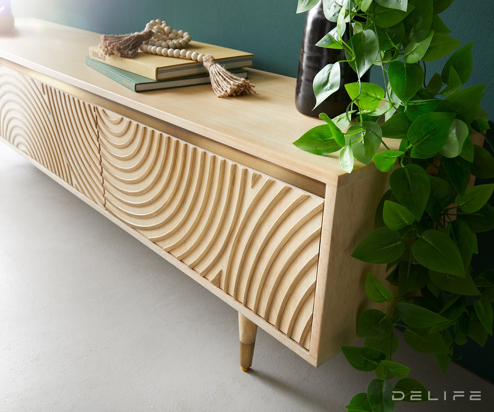 Komoda Budaya, material: mango