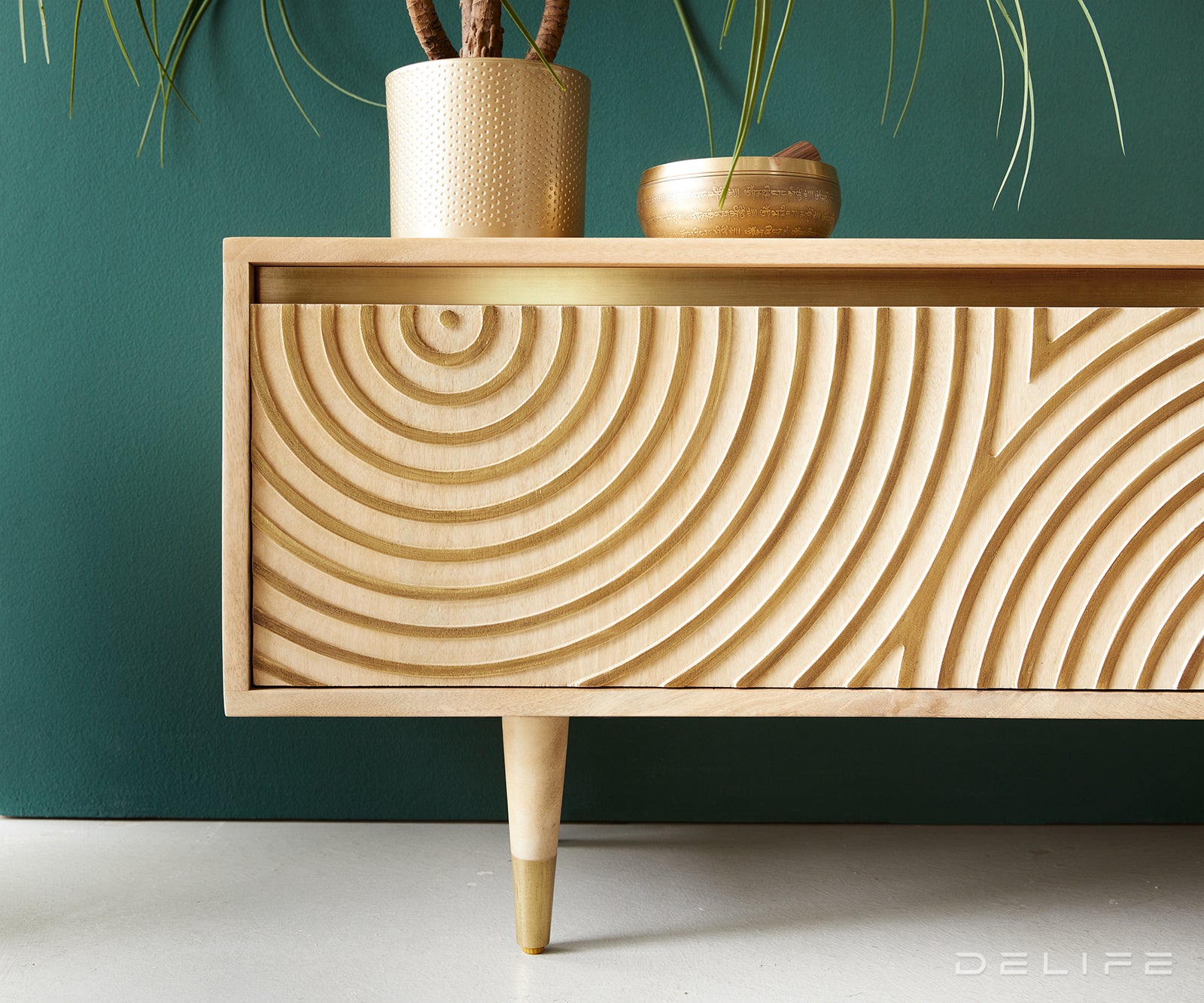 Komoda Budaya, material: mango