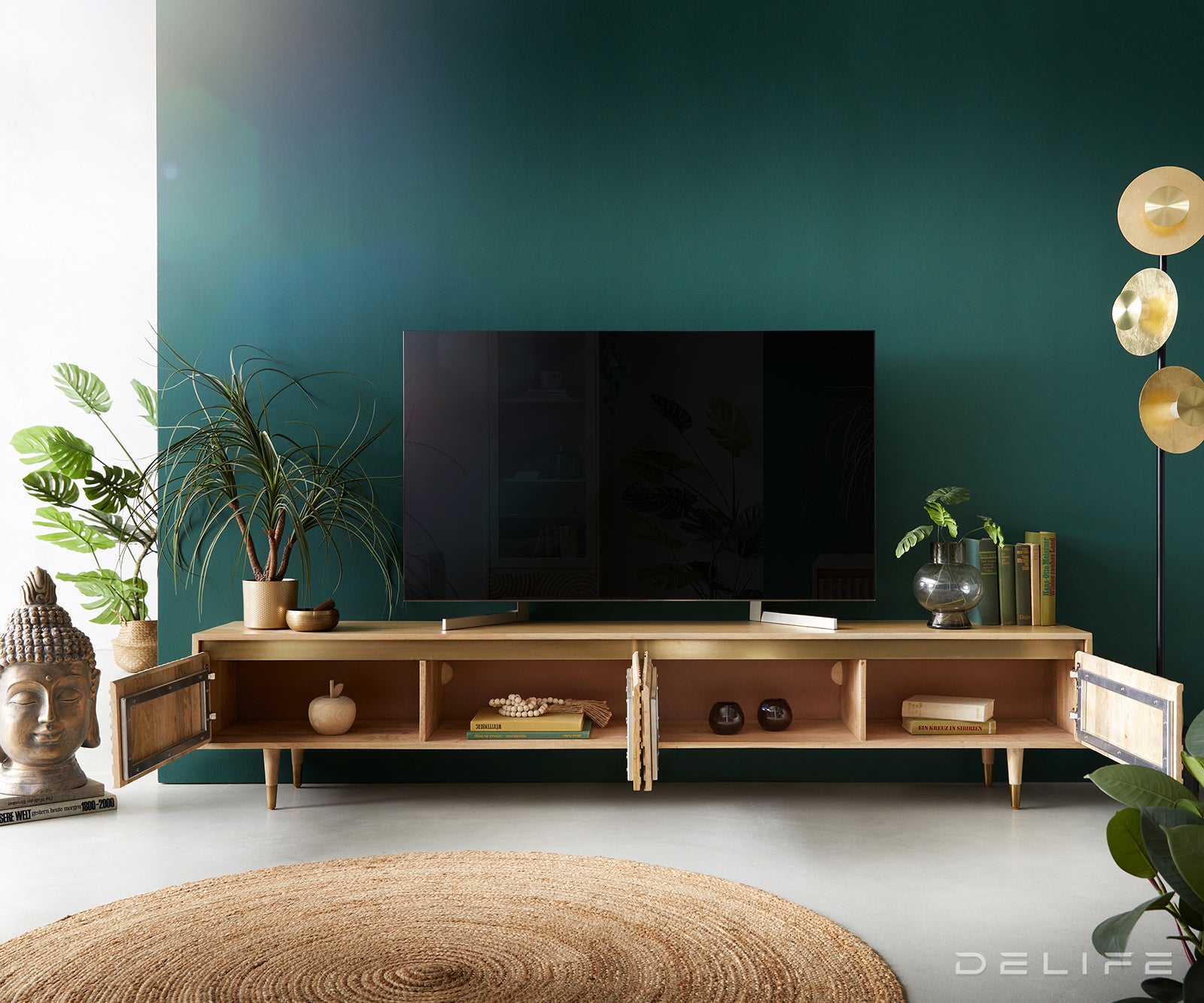 Komoda Budaya, material: mango