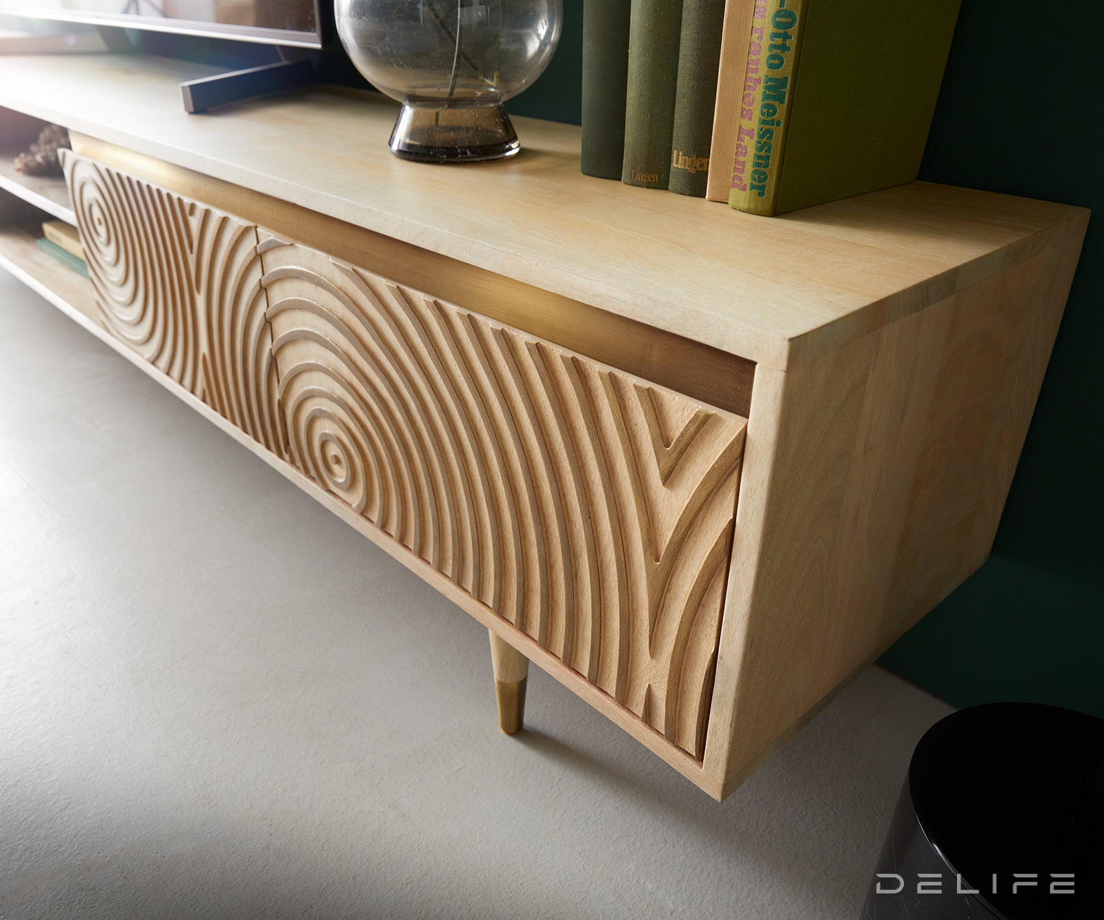 Komoda Budaya, material: mango