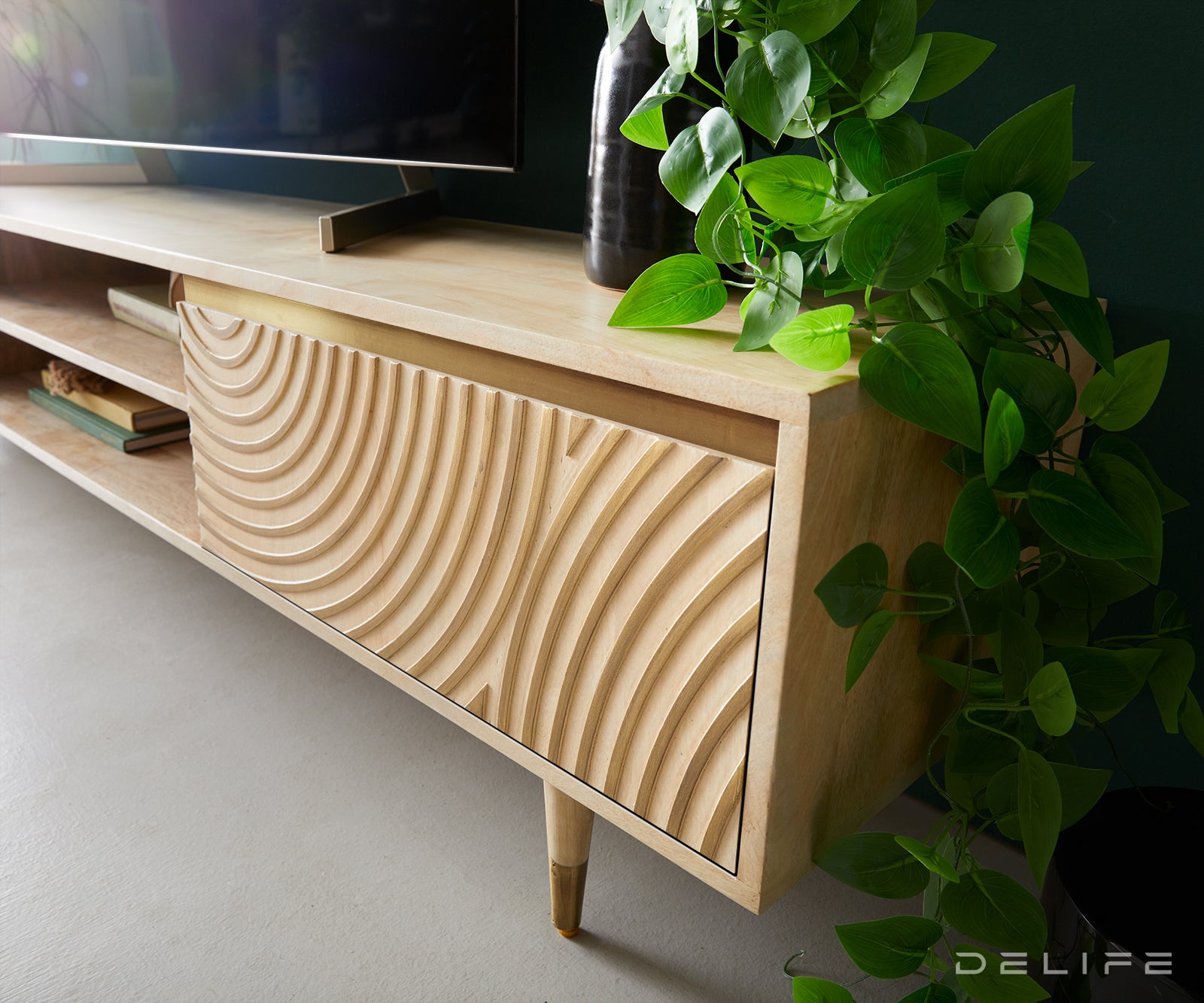 Komoda Budaya, material: mango