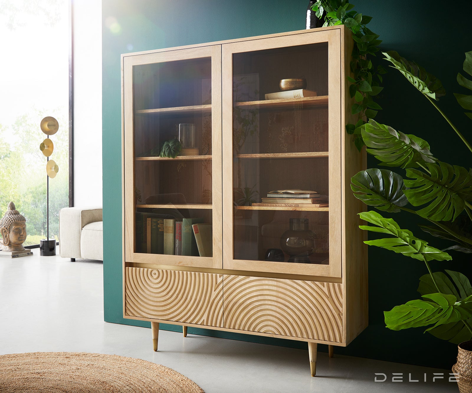 Vitrina Budaya, Material: Mango