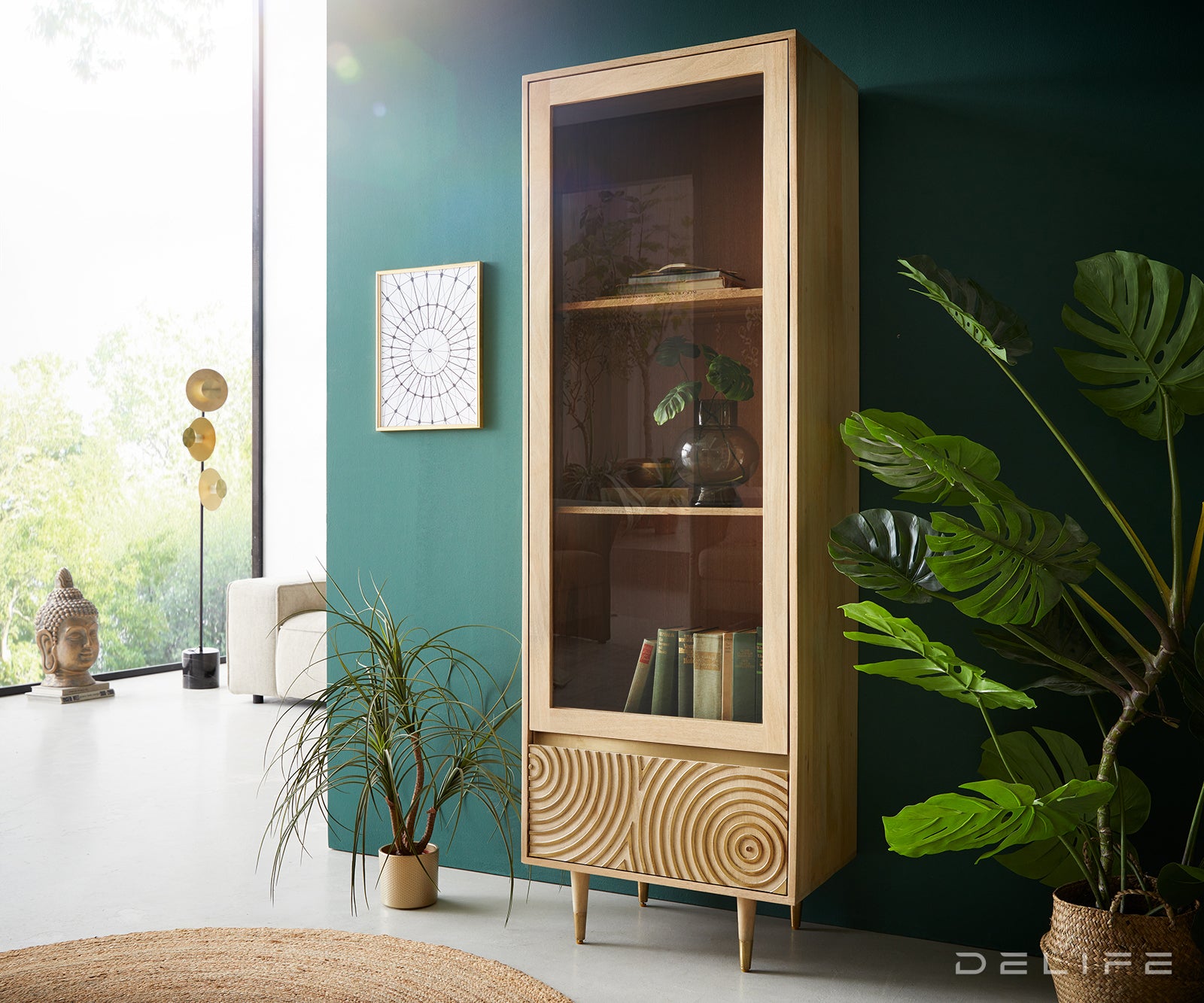 Vitrina Budaya, Material: Mango