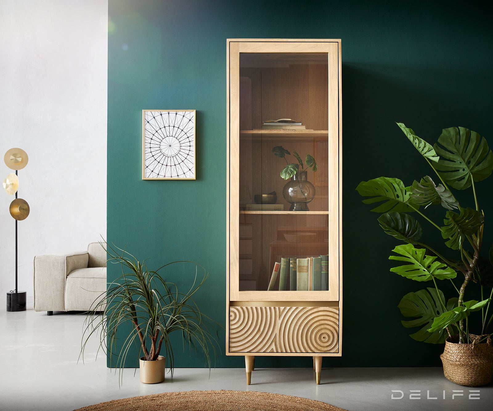 Vitrina Budaya, Material: Mango