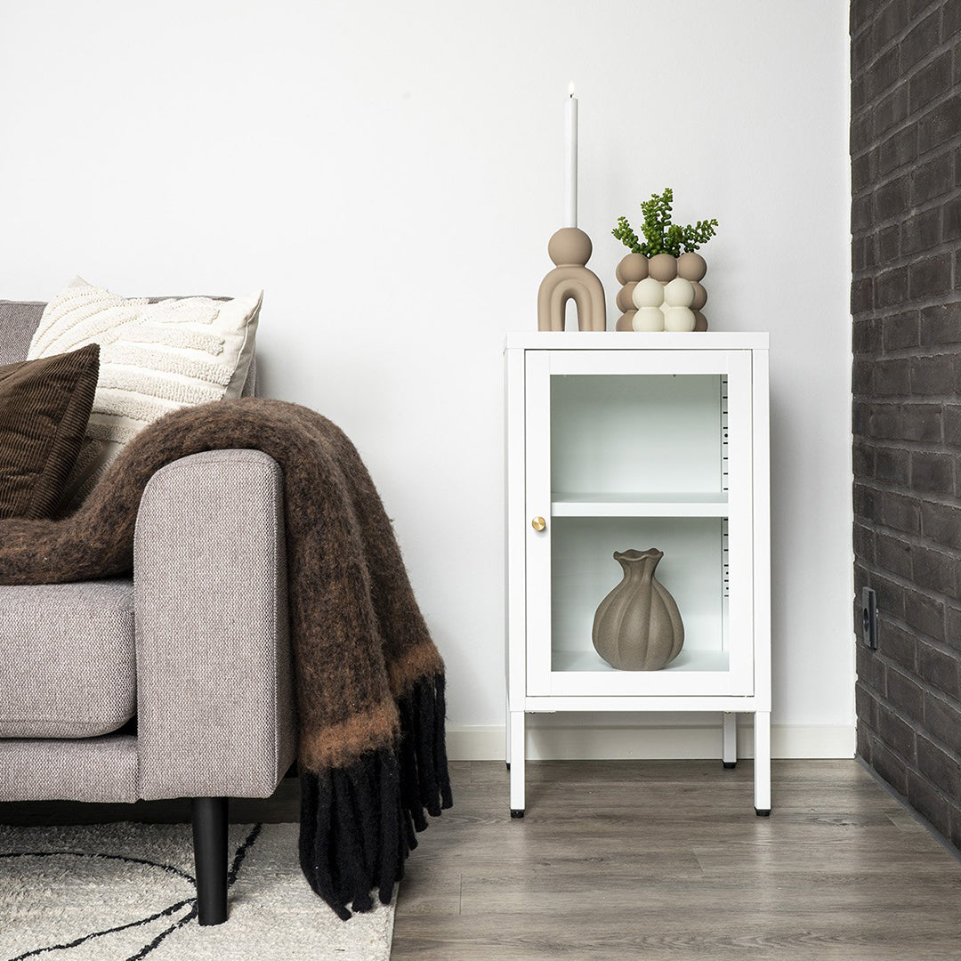 Omarica Dalby, Material: Jeklo