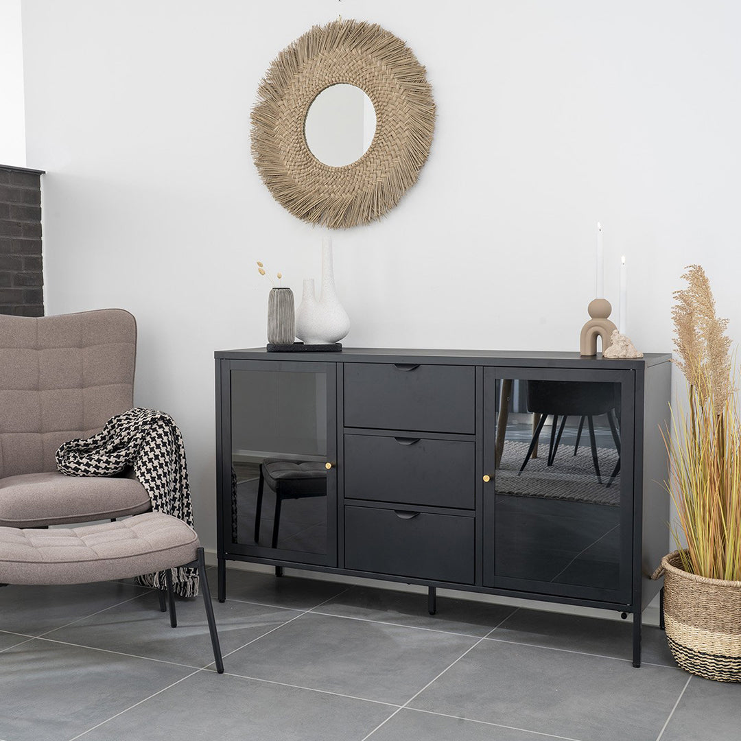 Predalnik Dalby, Material: Jeklo