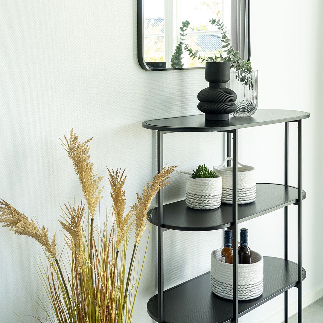 Omarica Vita, Material: Jeklo/Iverna plošča