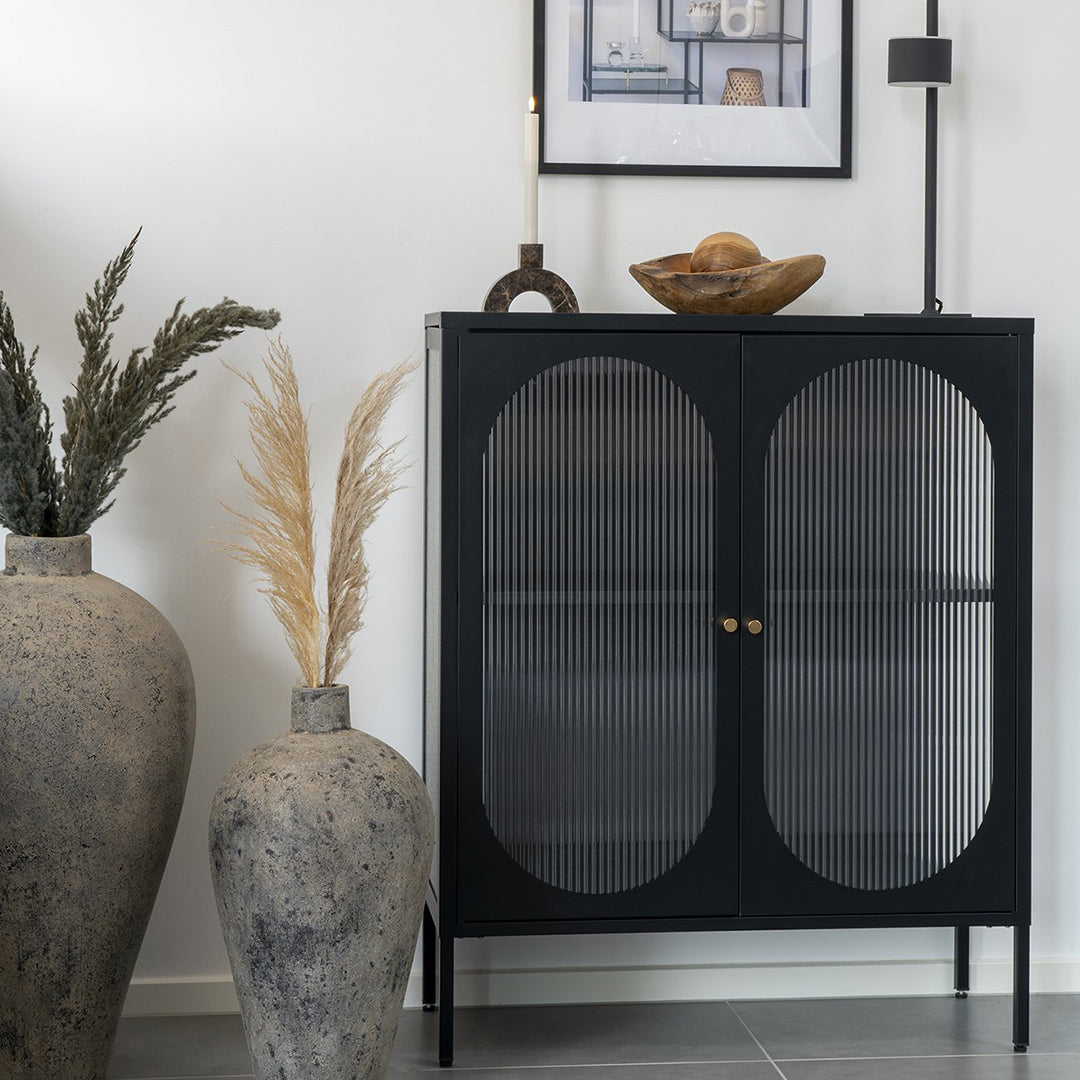 Omarica Adelaide, Material: Jeklo