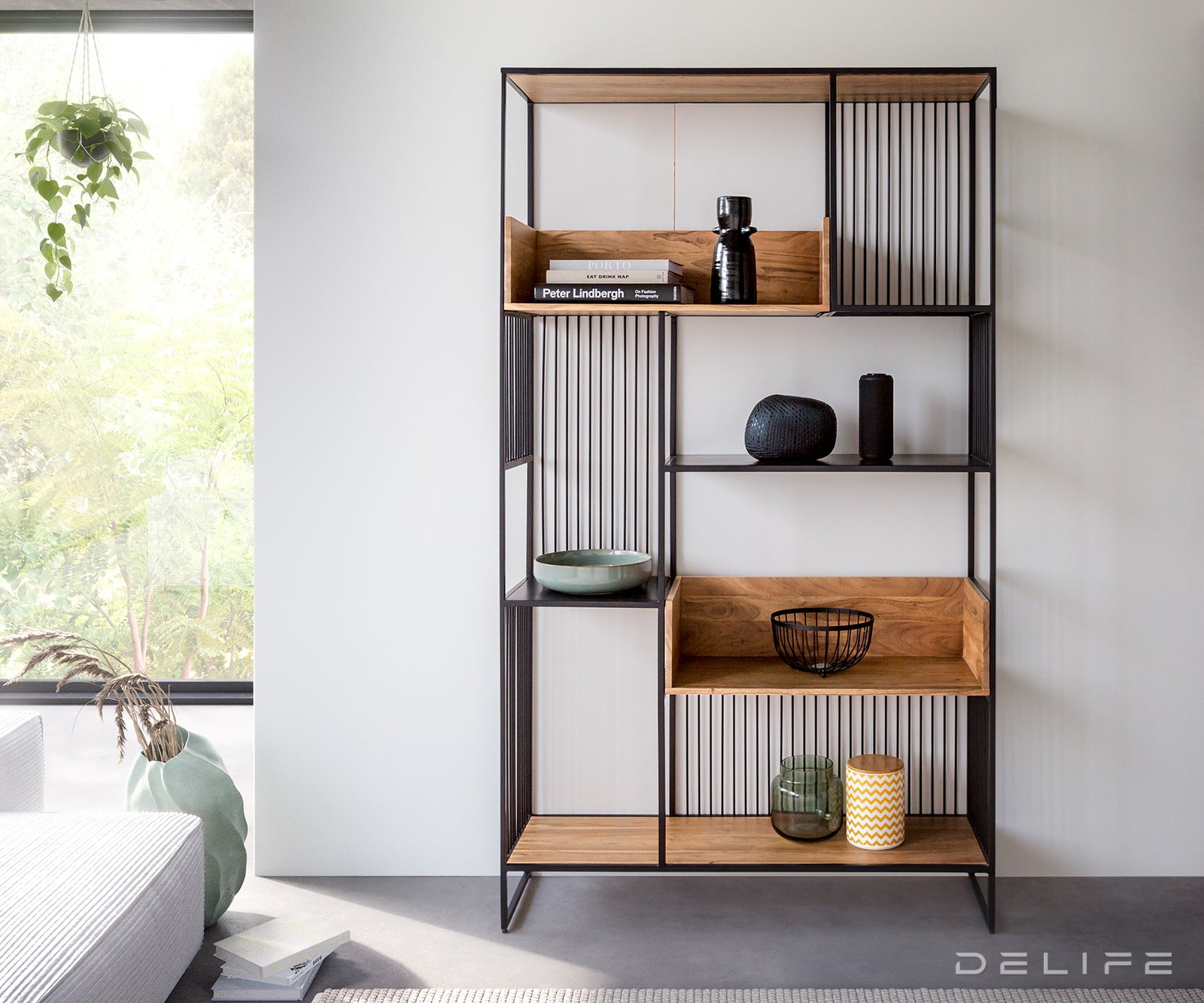 Lukeo kredenca 115x200cm, Material: Akacija/Kovina