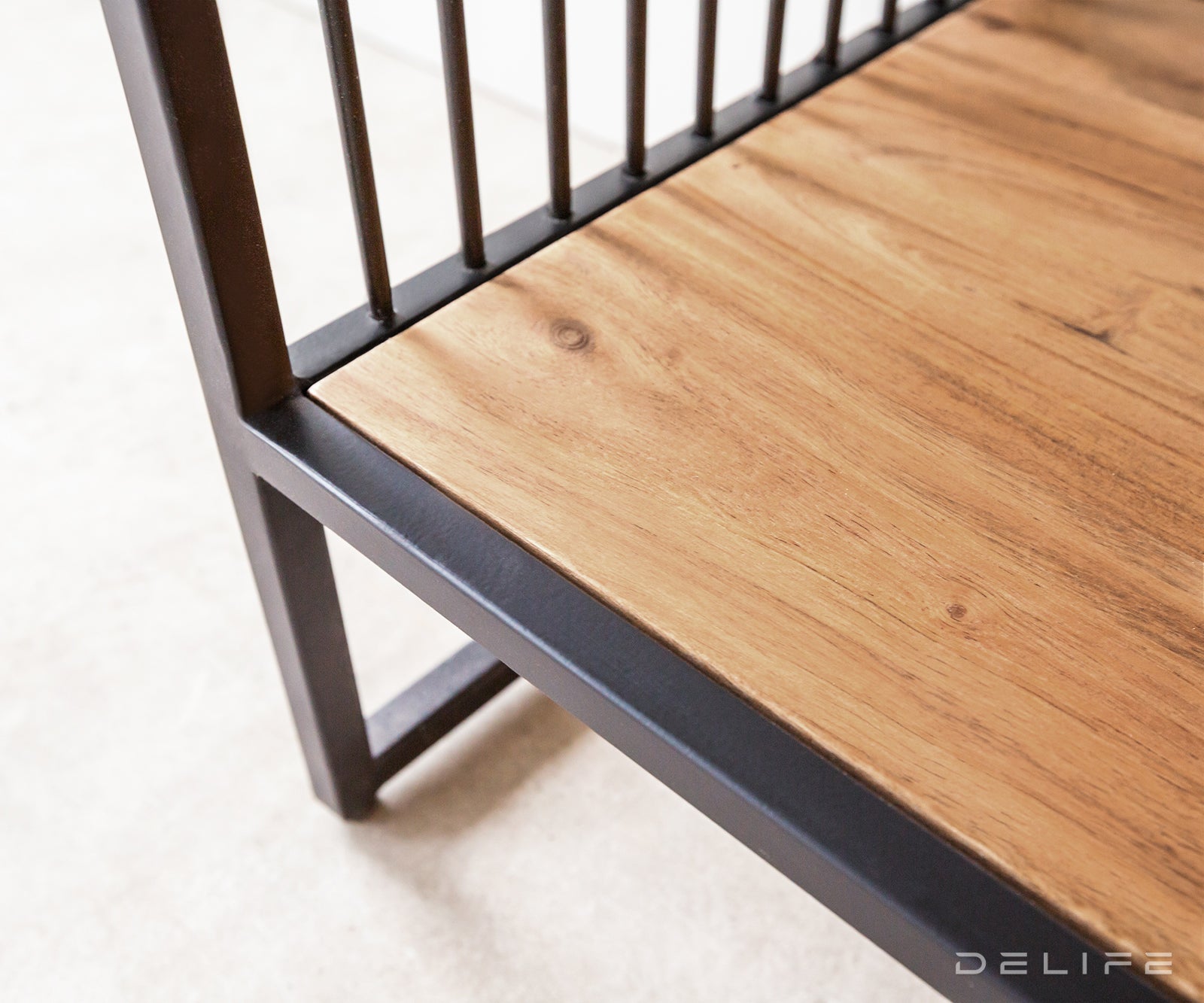 Lukeo kredenca 115x200cm, Material: Akacija/Kovina