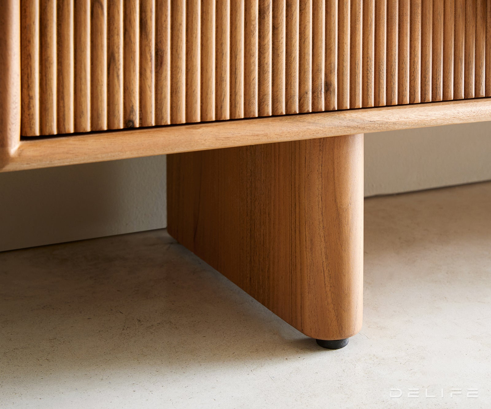 Predalnik Surimu, Material: Akacija