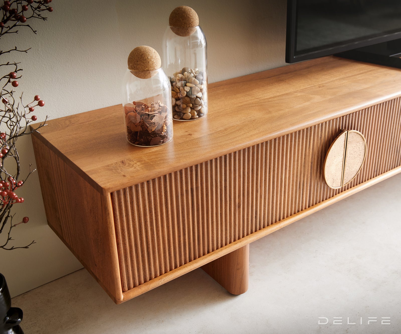 Predalnik Surimu, Material: Akacija