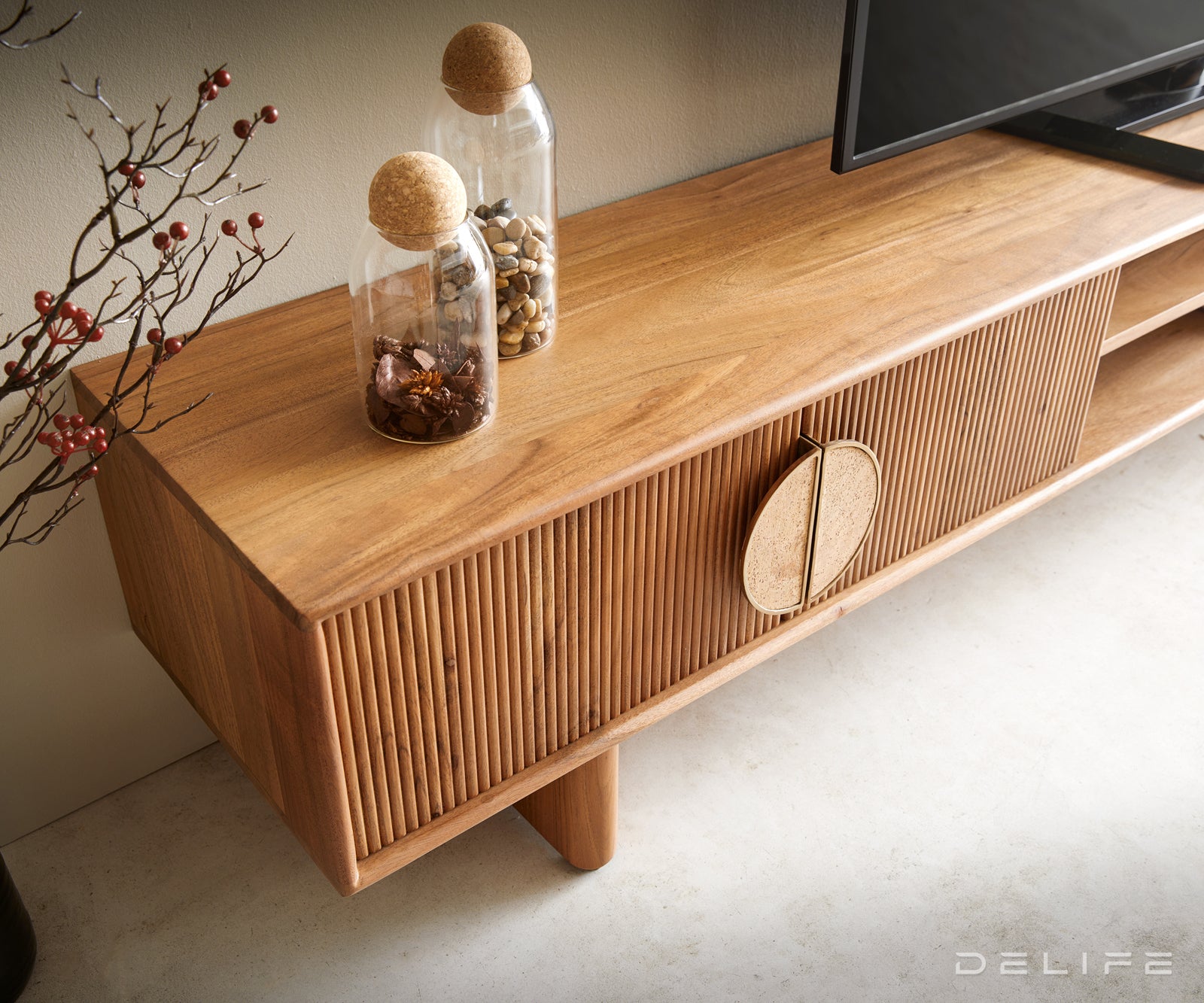 Predalnik Surimu, Material: Akacija