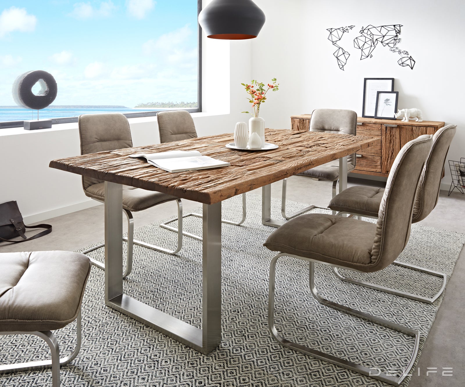 Jedilna miza iz recikliranega lesa, Material: Recikliran les