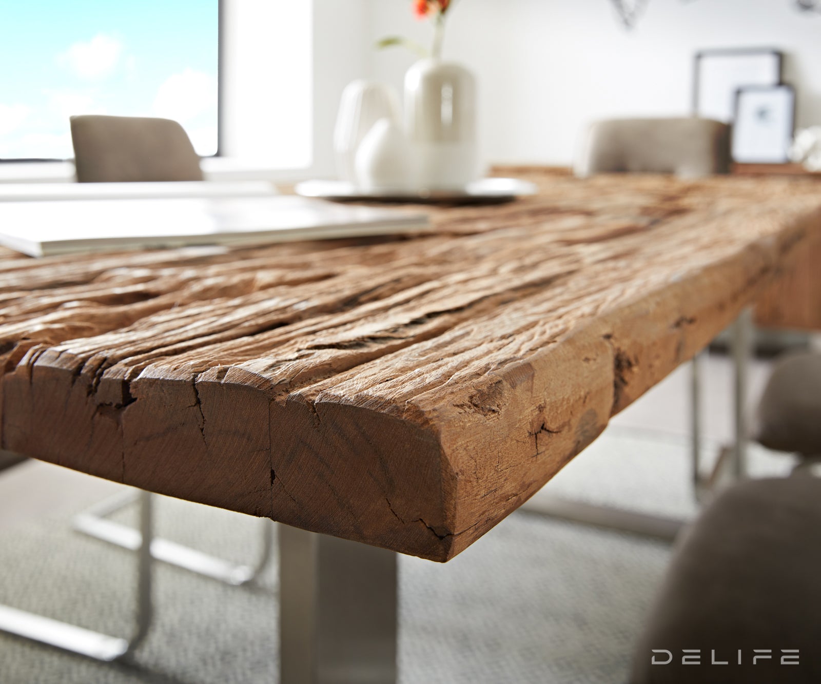 Jedilna miza iz recikliranega lesa, Material: Recikliran les