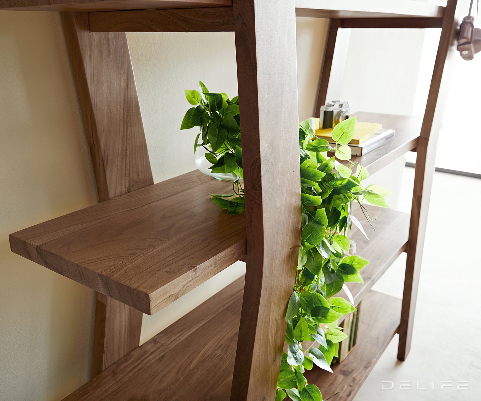 Xanthios kredenca 170x40cm, Material: Akacija