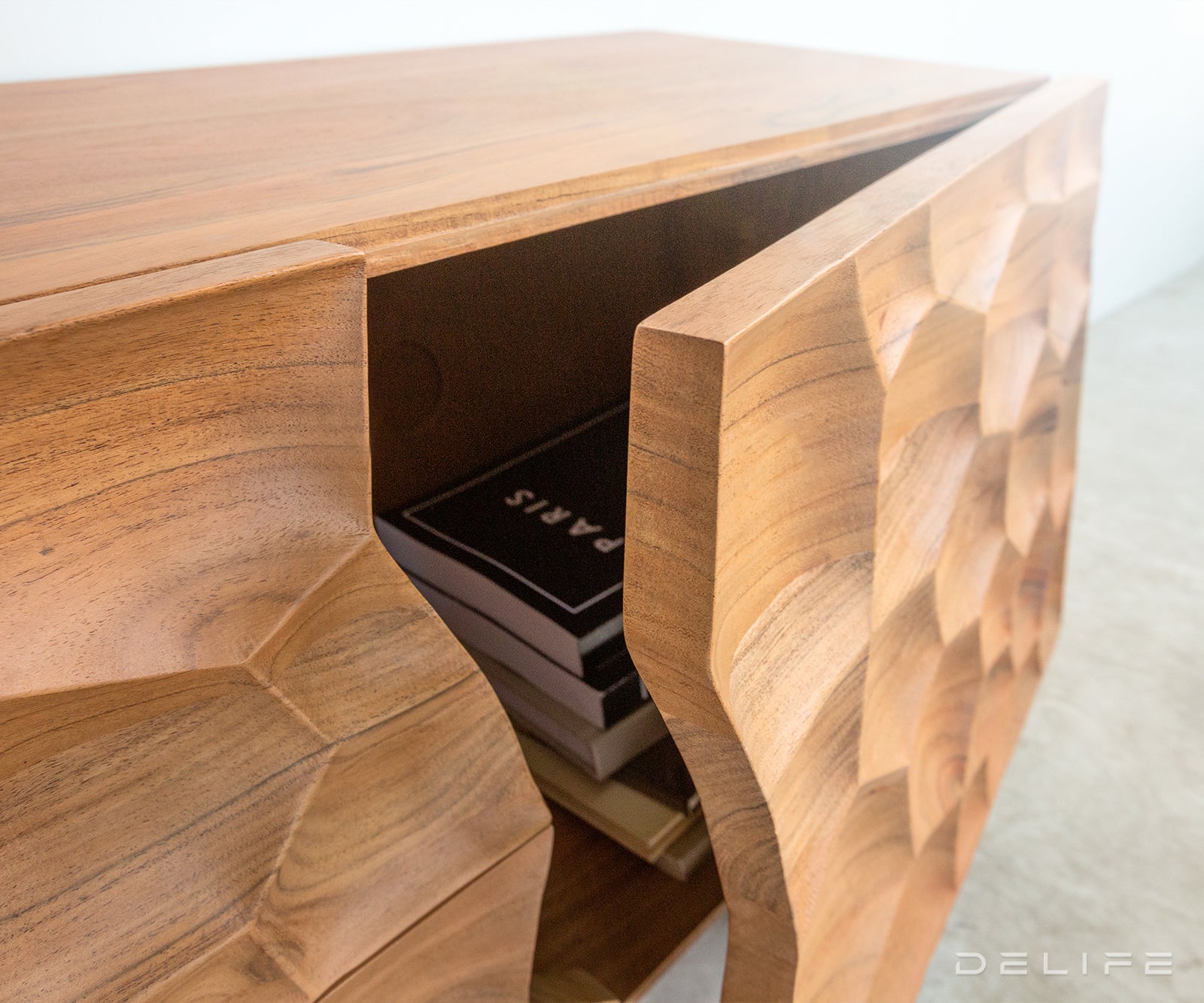 Komoda Solu, Material: Akacija