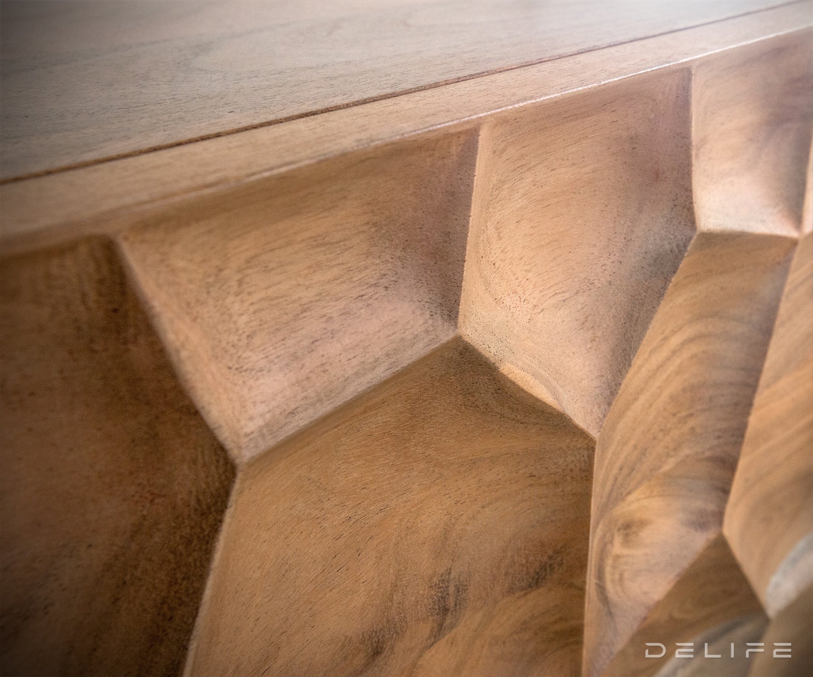 Komoda Solu, Material: Akacija