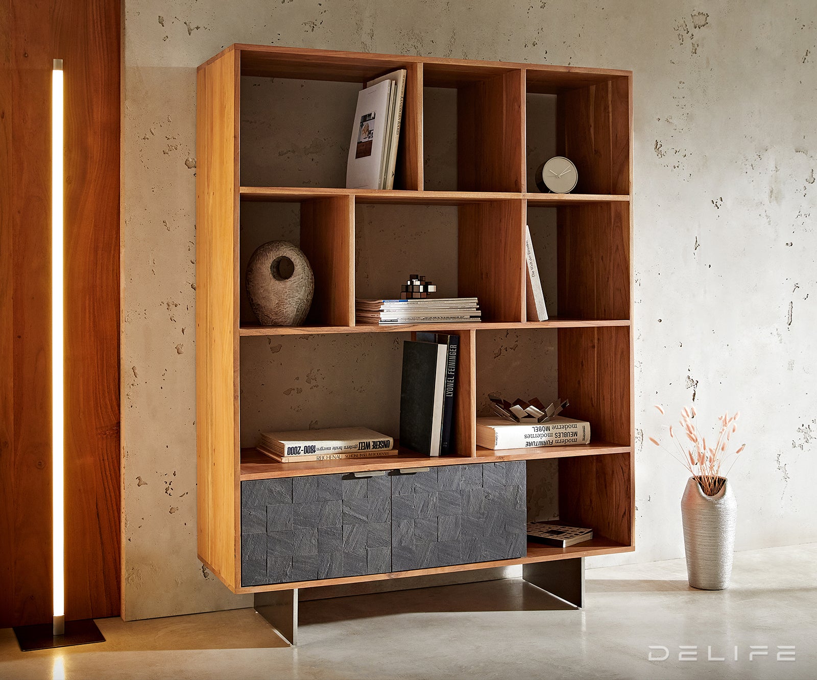 Visoka komoda Teele, Material: Akacija