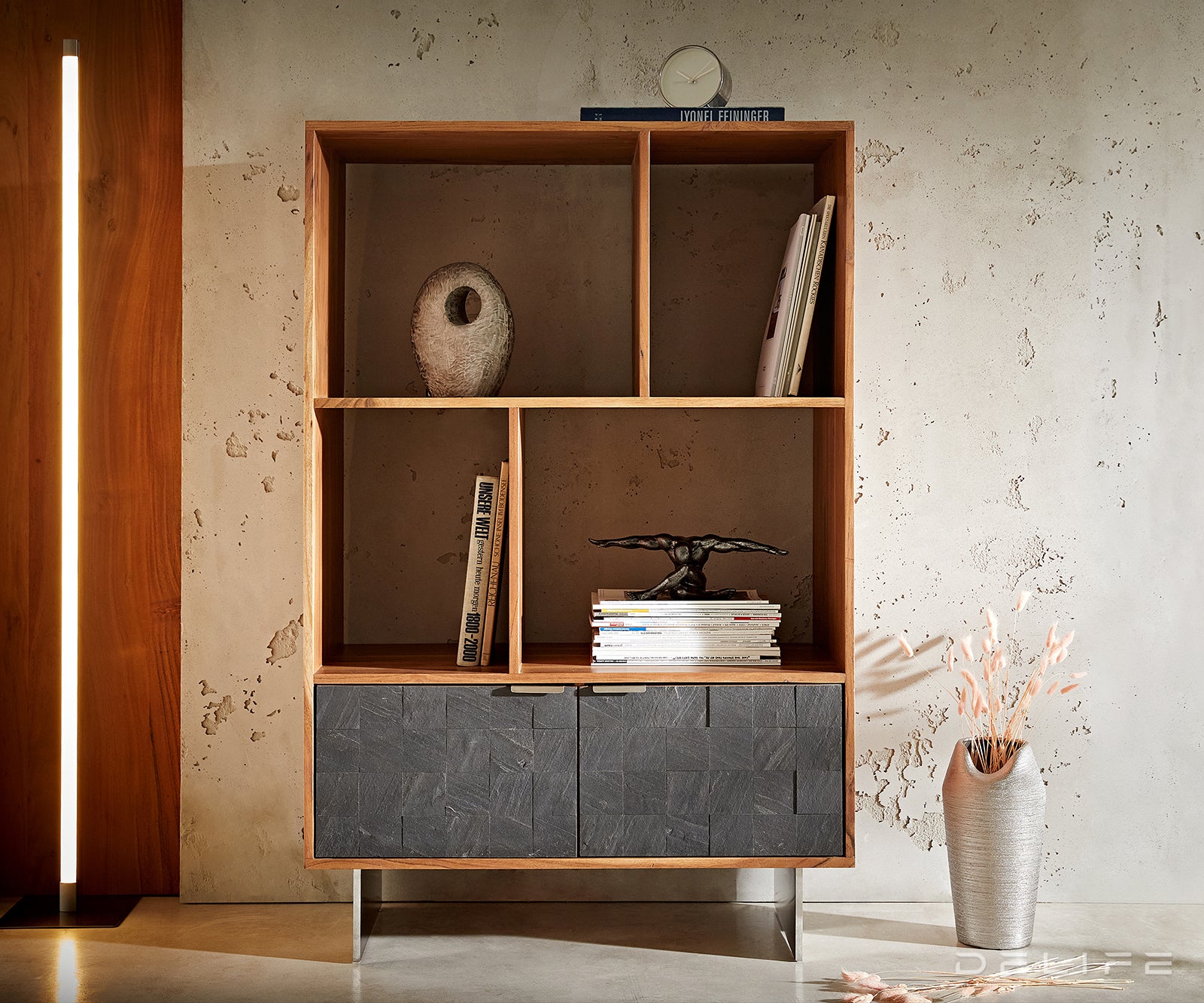 Visoka komoda Teele, Material: Akacija