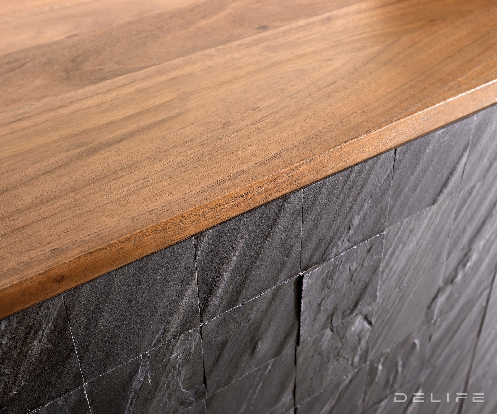 Visoka komoda Teele, Material: Akacija