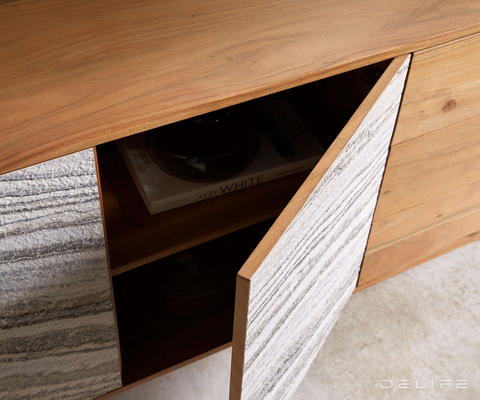 Predalnik Cleo, Material: Akacija