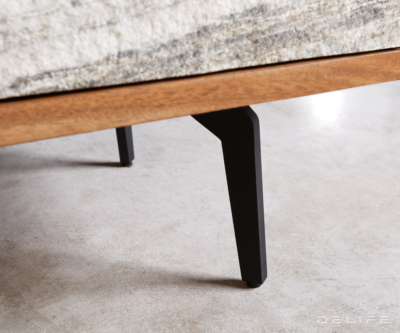 Visoka komoda Kleo, Material: Akacija