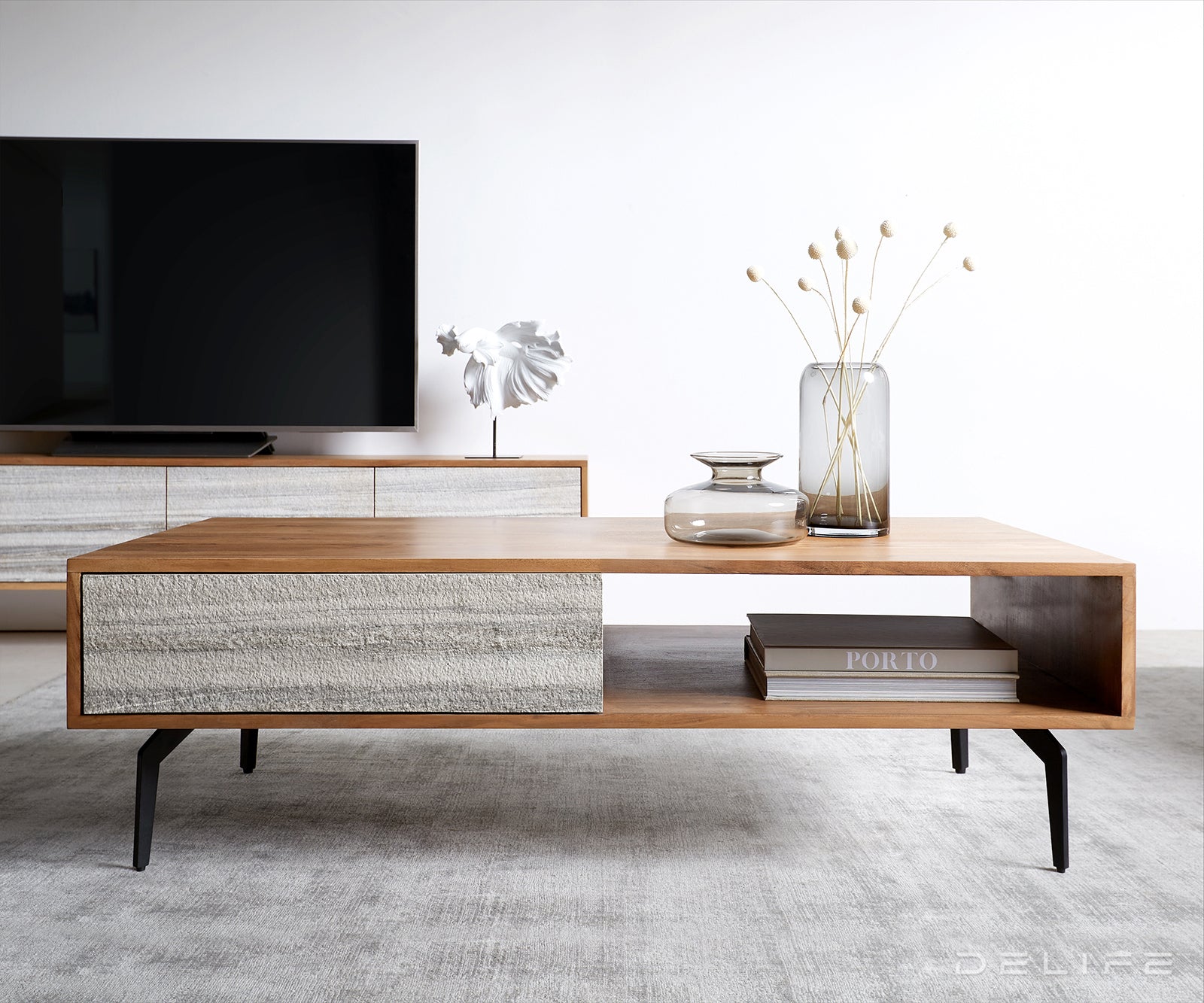 Klubska mizica Kleo, Material: Akacija